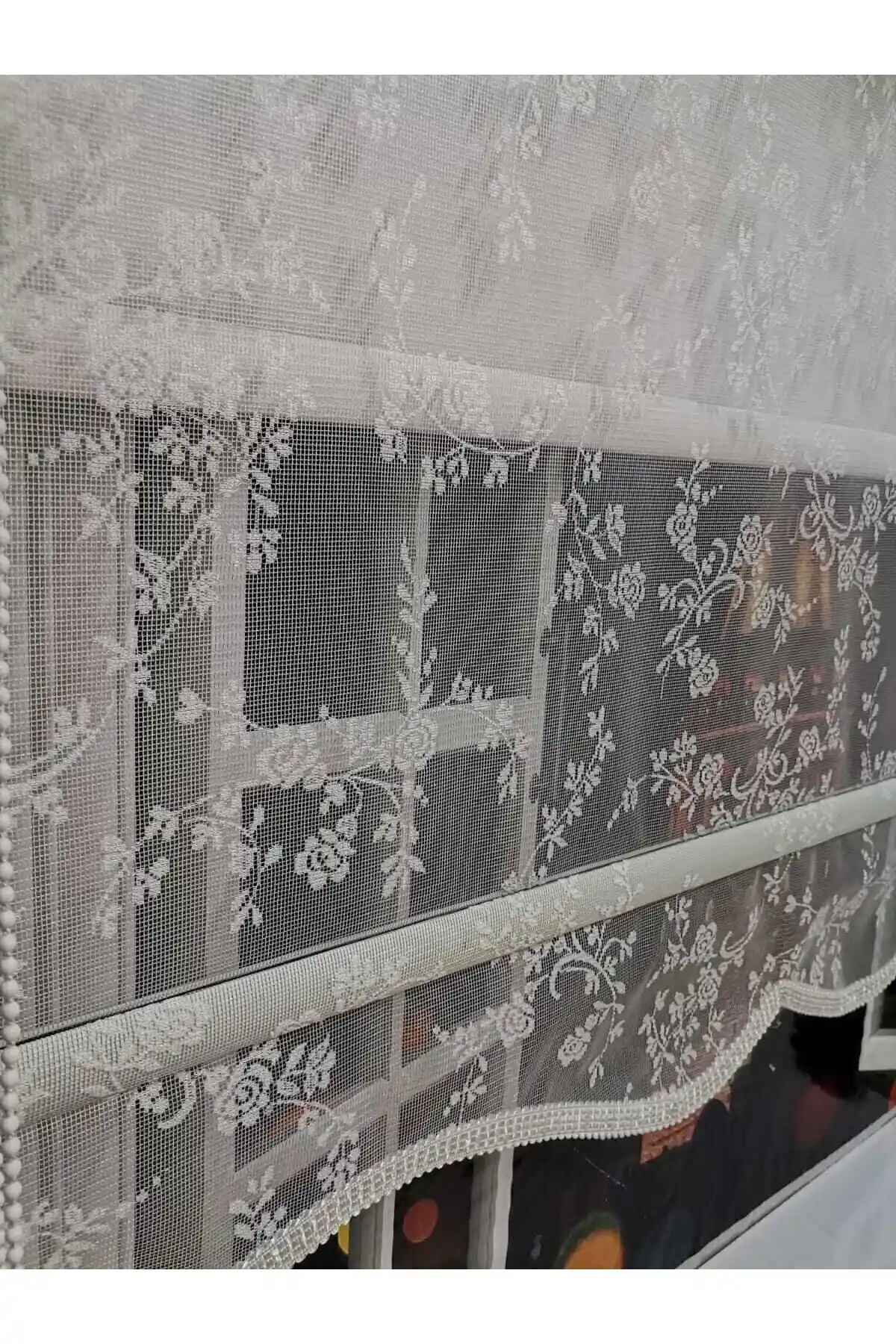 Ev Dekorasyonunda Kullanılan Stor ve Zebra Perdelerin Karşılaştırması