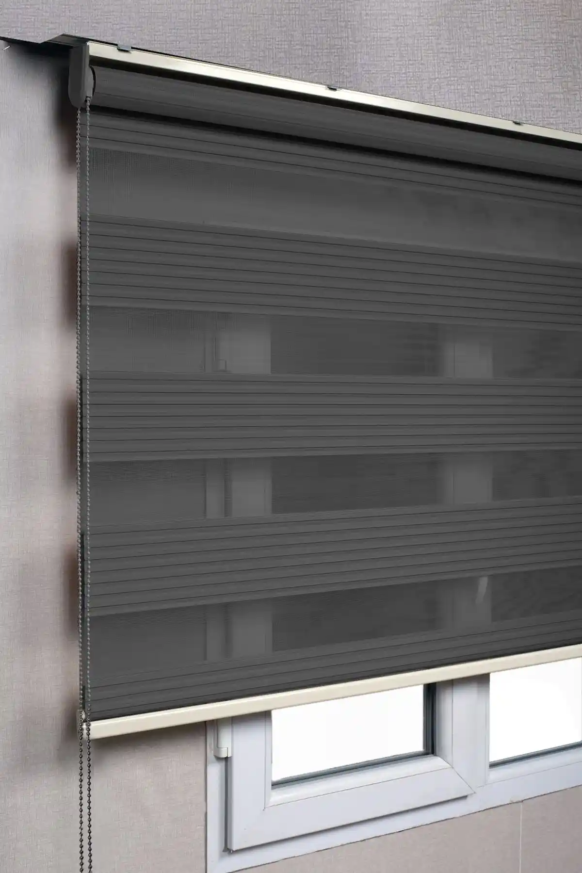 Ev Dekorasyonunda Zebra ve Plise Stor Perdelerin Karşılaştırması