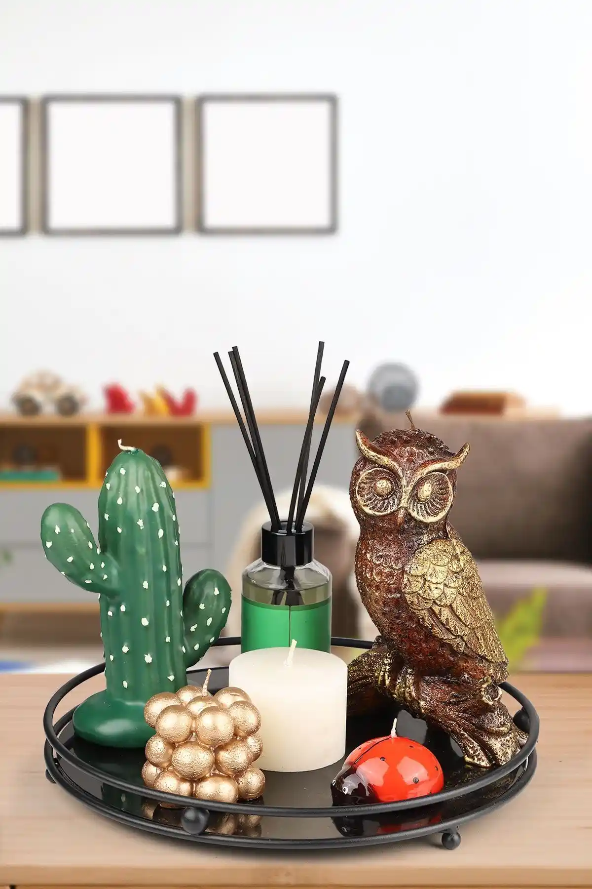 Evisimo Miami Siyah Metal Sunum Tepsisi ve Gümüş Aynalı Tepsi Karşılaştırması