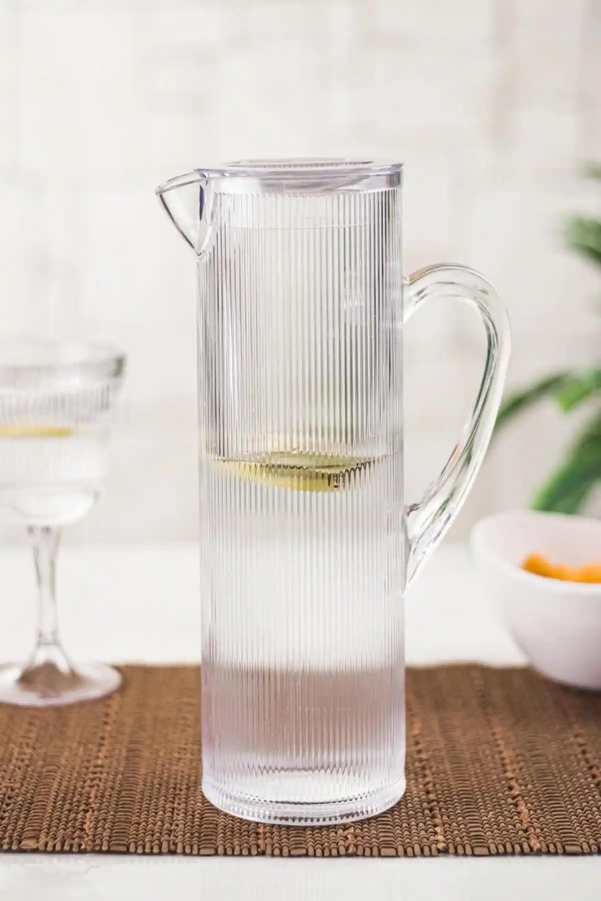 Ew’s Akilik Barok 1,5 Lt Şeffaf Akrilik Sürahi - Sağlıklı ve Dayanıklı Mutfak Gereci