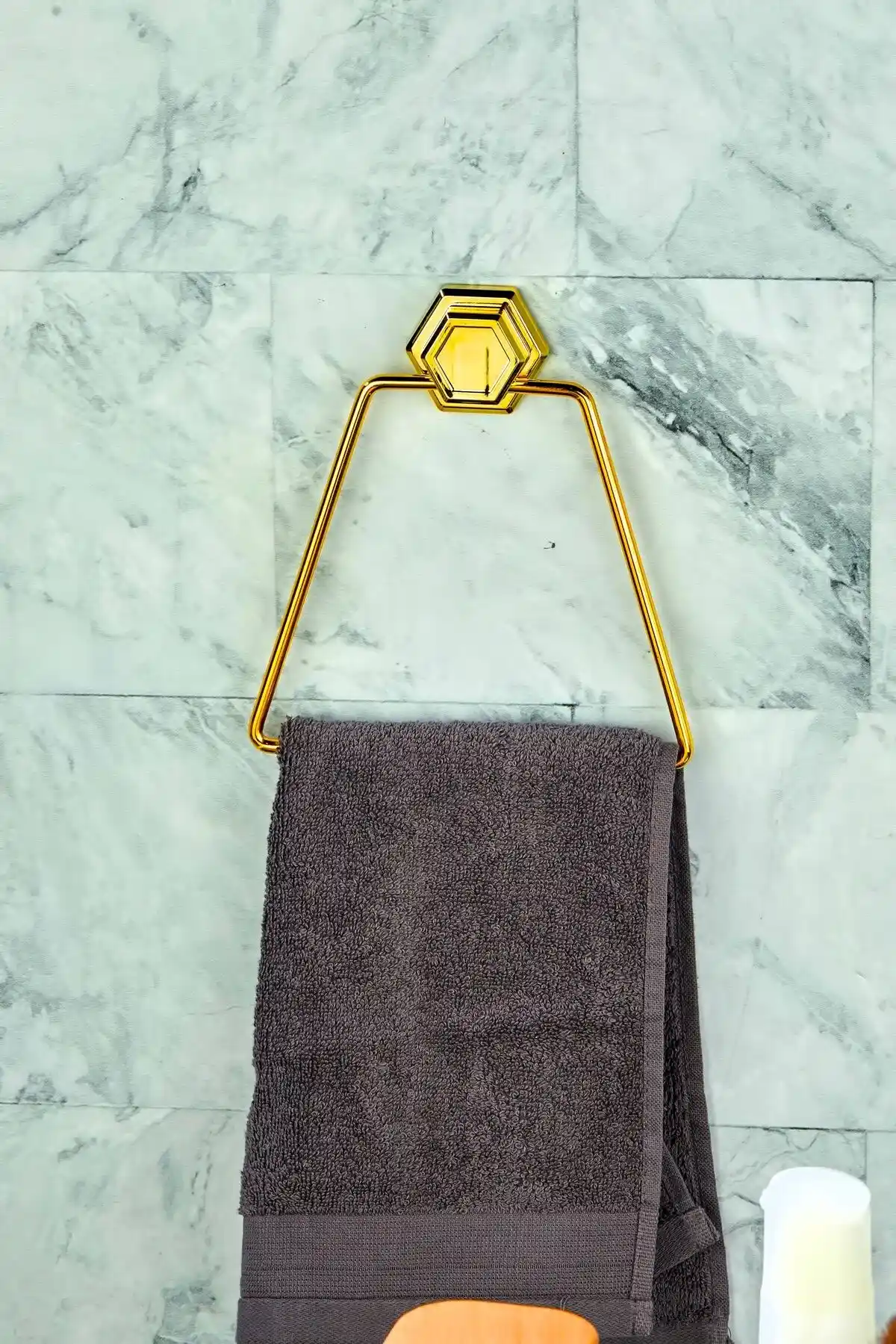 FBZhome Yapışkanlı Üçgen Metal Havluluk Askısı Modern ve Şık Banyo Dekorasyonu İçin