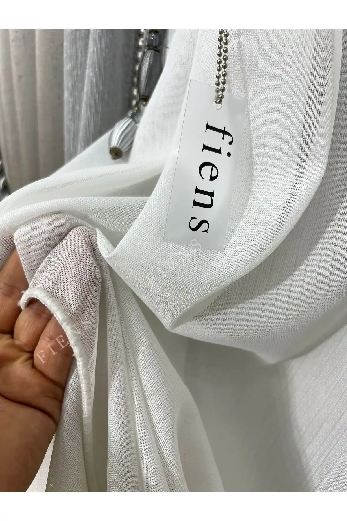 FİENS Taçsoft Bambu Şantuklu Ağır Gramajlı Perde: Şıklık ve Dayanıklılığın Birleşimi