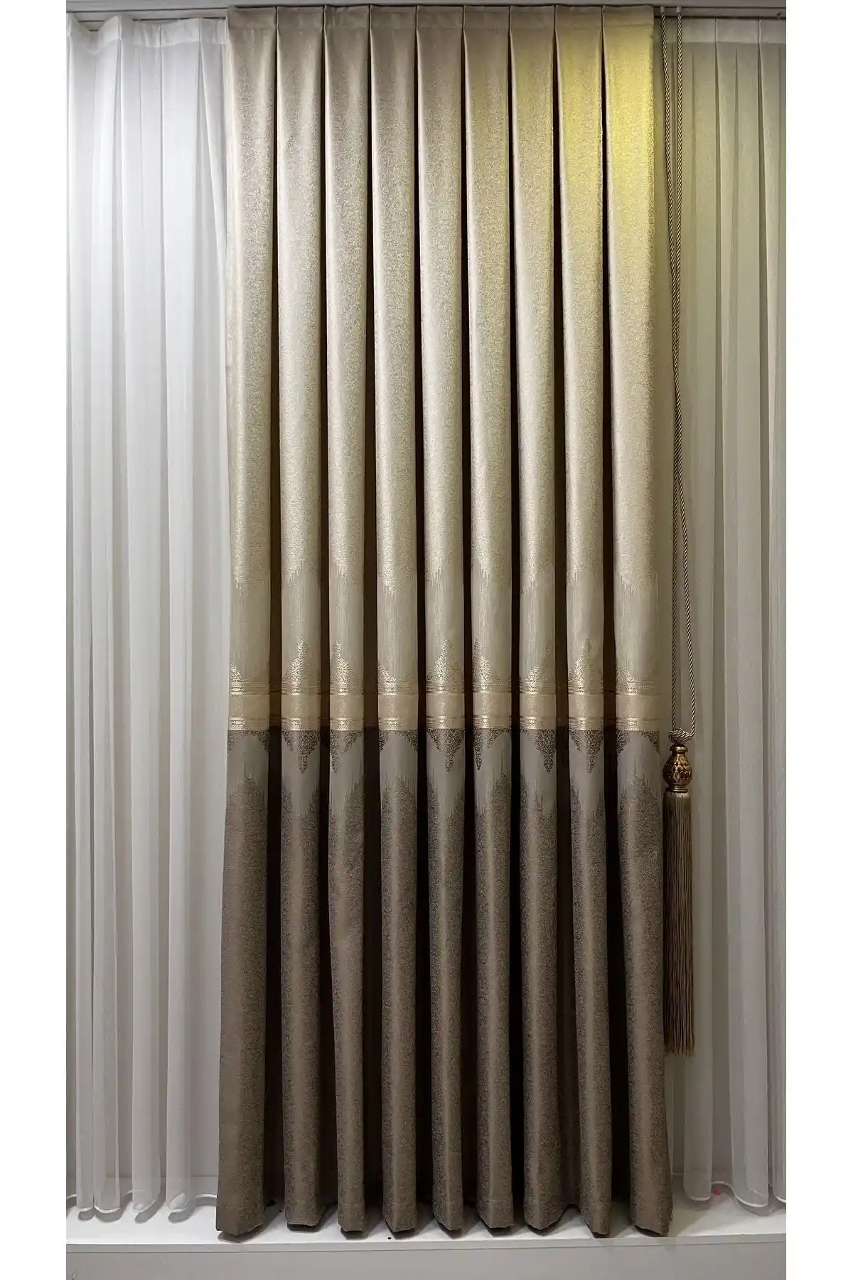 Fon Dünyası ve Yuka Pano Fon Perde Karşılaştırması: Modern ve Şık Dekorasyon Çözümleri