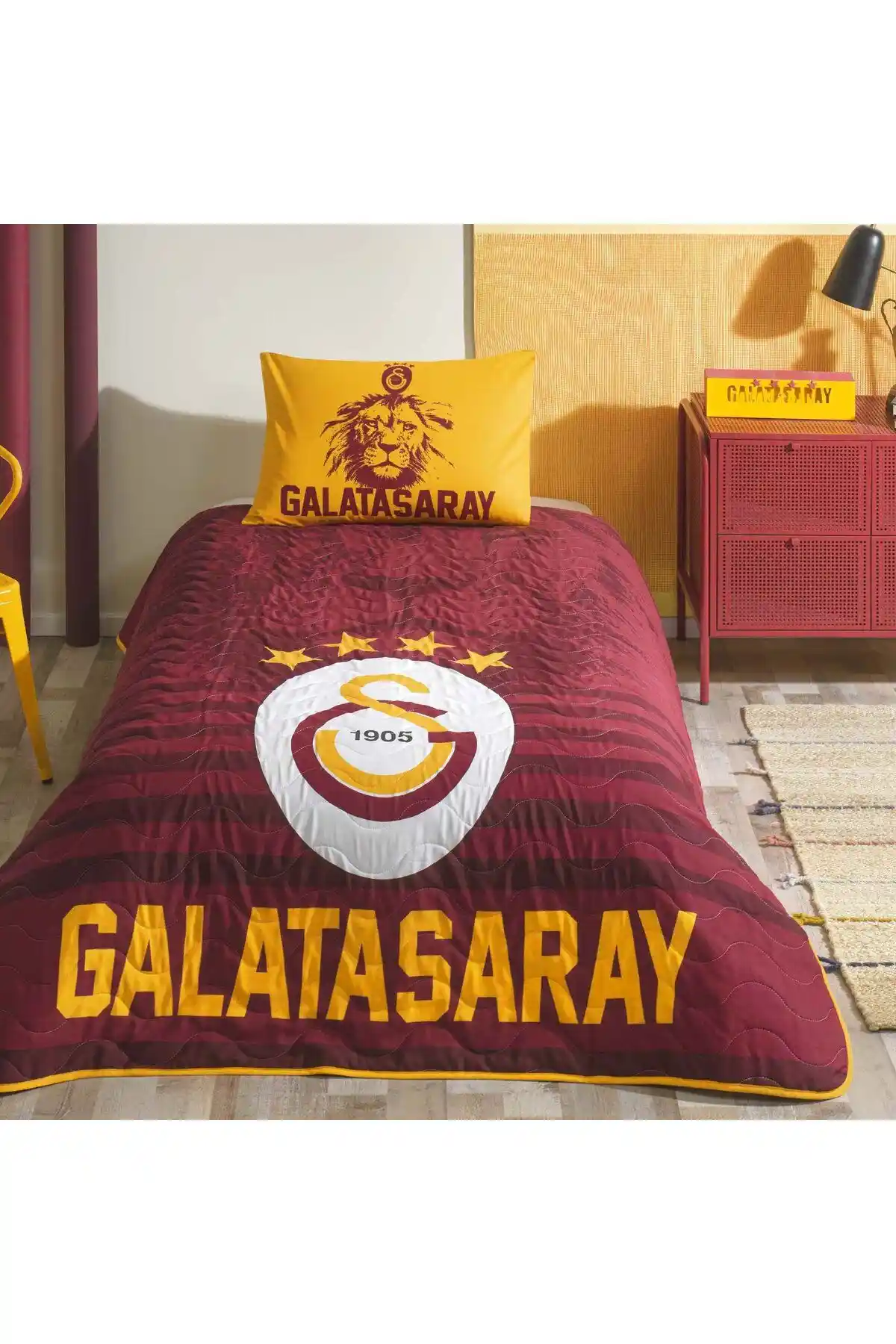 Galatasaray Lisanslı Tek Kişilik Yatak Örtüsü Seti Şıklık ve Konforun Buluşması