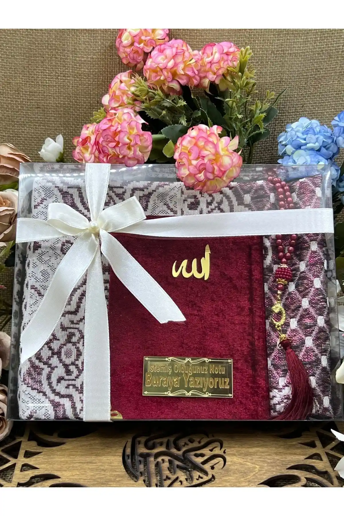 Geleneksel Kadife Yasin Seccade Seti ve Tesbih ile Manevi Atmosferinizi Zenginleştirin