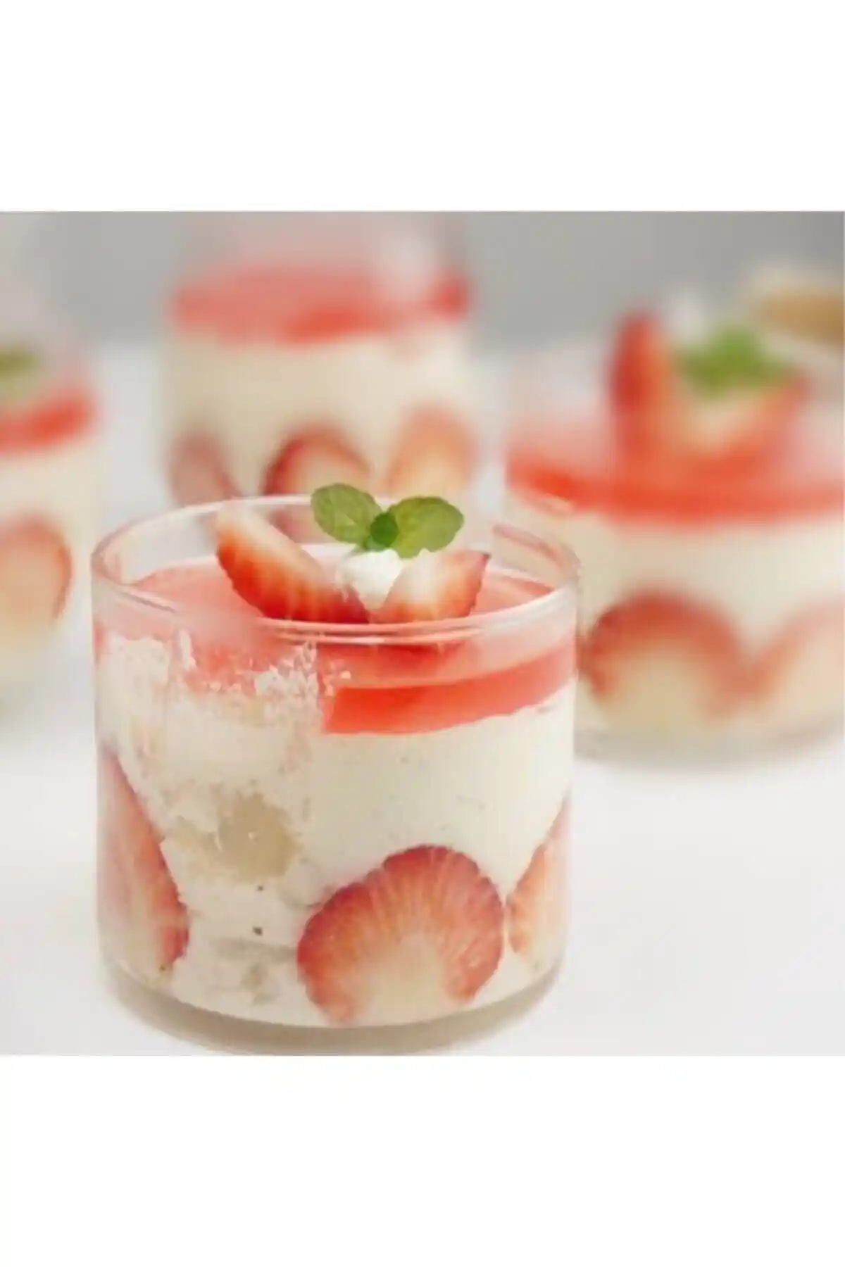 Genel Markalar 30 Adet Sert Plastik Tatlı Kaseleri Modern ve Dayanıklı Mutfak Servis Çözümü