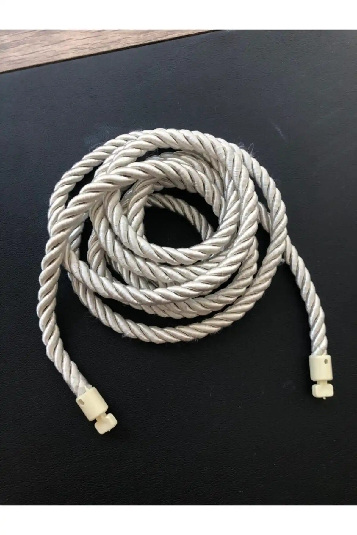 Genel Markalar Ekru Renk Perde Toplama Kordonu: Şık ve İşlevsel Bir Dekoratif Çözüm