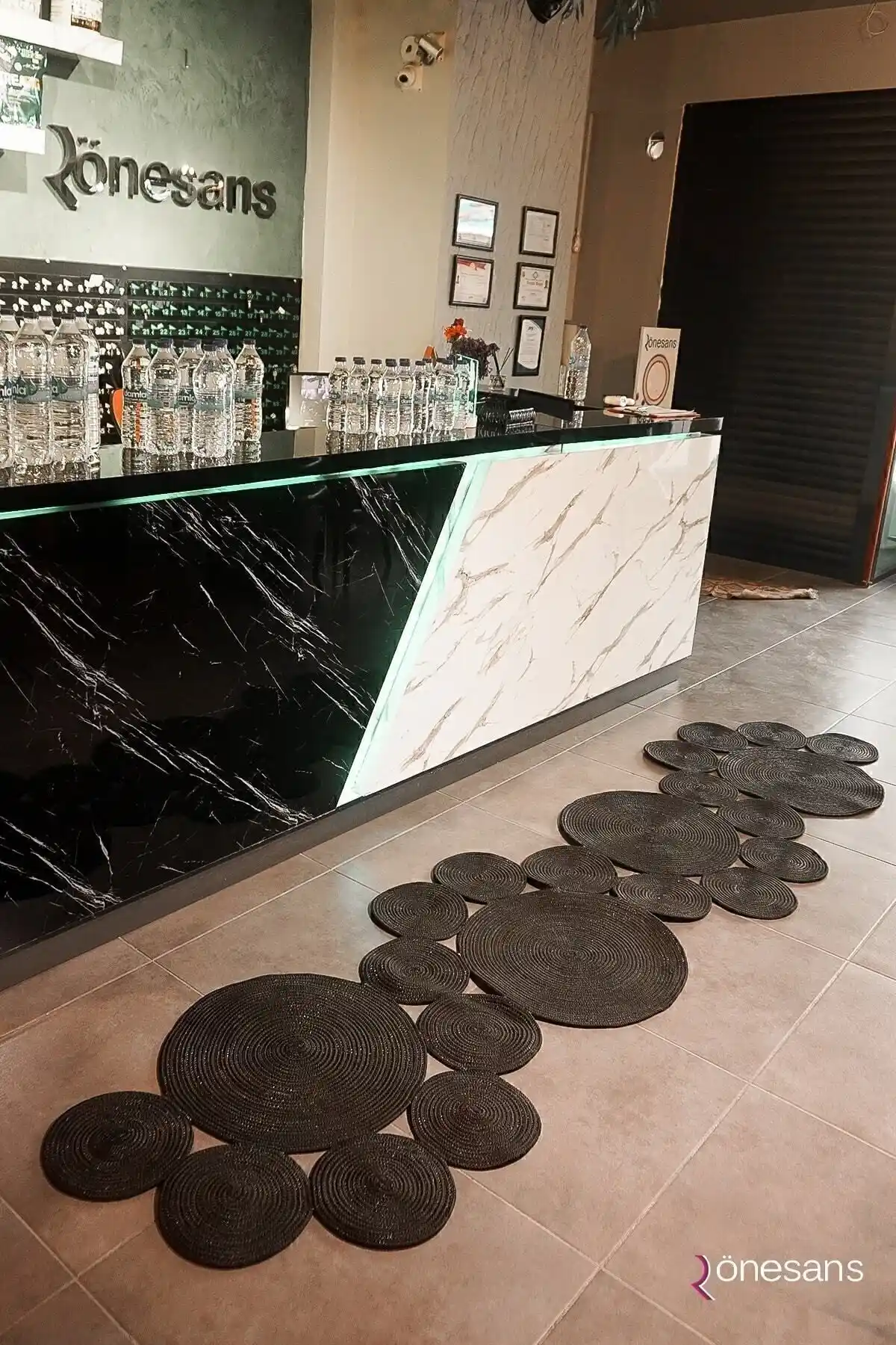 Genel Markalar Hasır Jüt Siyah Yolluk Kilim Halı - Modern ve Doğa Dostu Tasarım