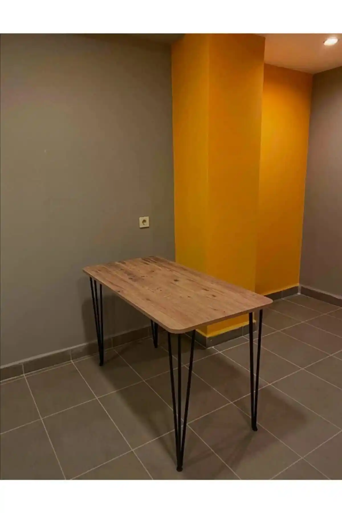 Genel Markalar Retro 60×120 Metal Ayaklı Masa: Şık ve Dayanıklı Ofis ve Mutfak Mobilyası