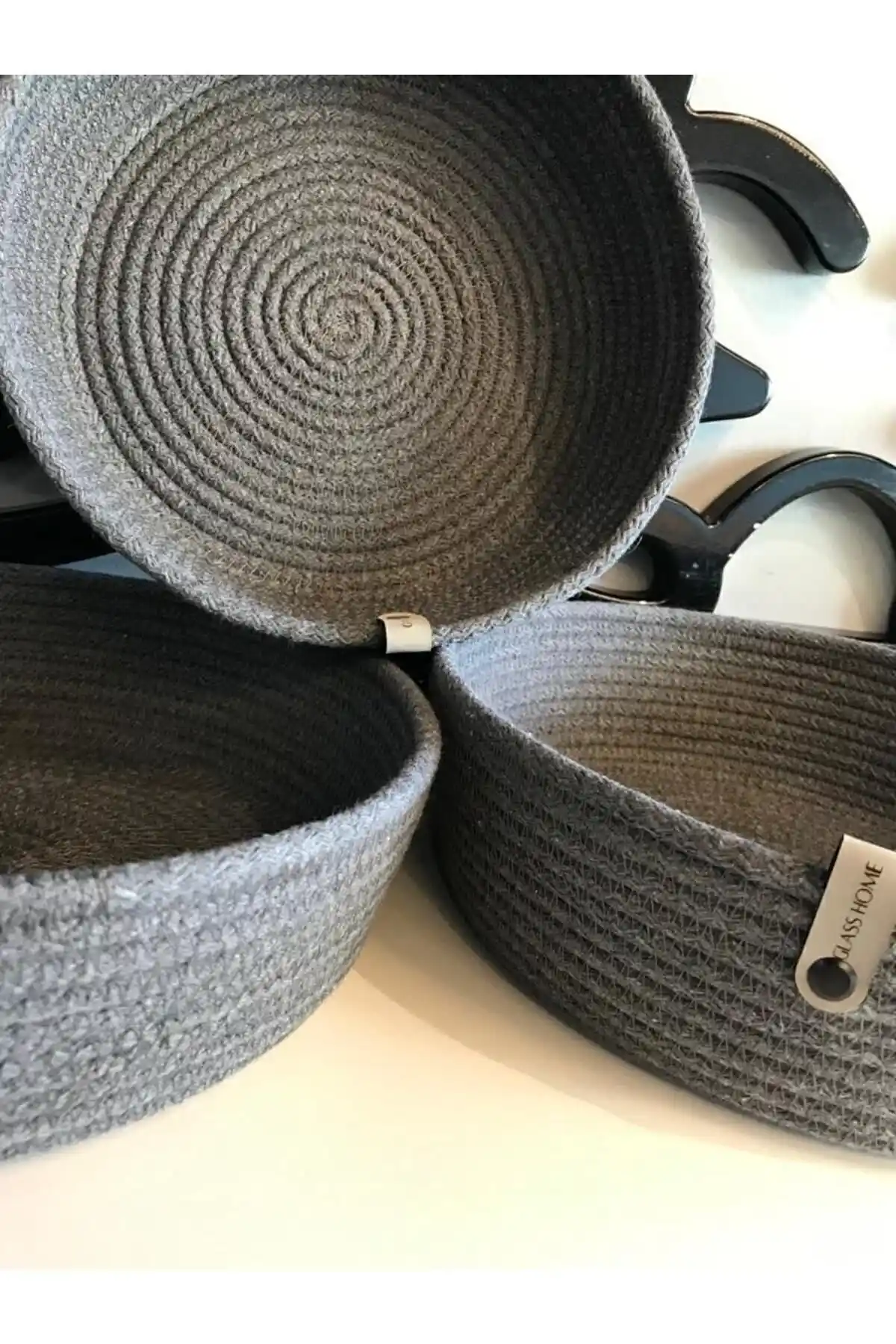 GLASS HOME Çok Amaçlı Gri Hasır Sepet Takımı Ev Dekorasyonunda Şıklık ve Fonksiyonellik