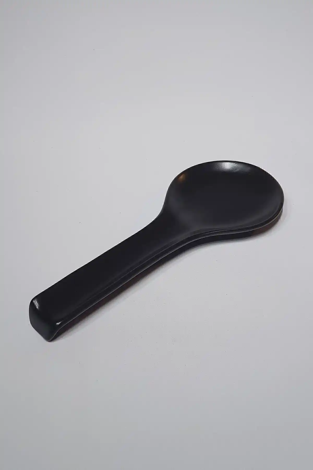 GULHANILE Mat Siyah Seramik Kaşıklık: Modern ve Dayanıklı Mutfak Aksesuarı