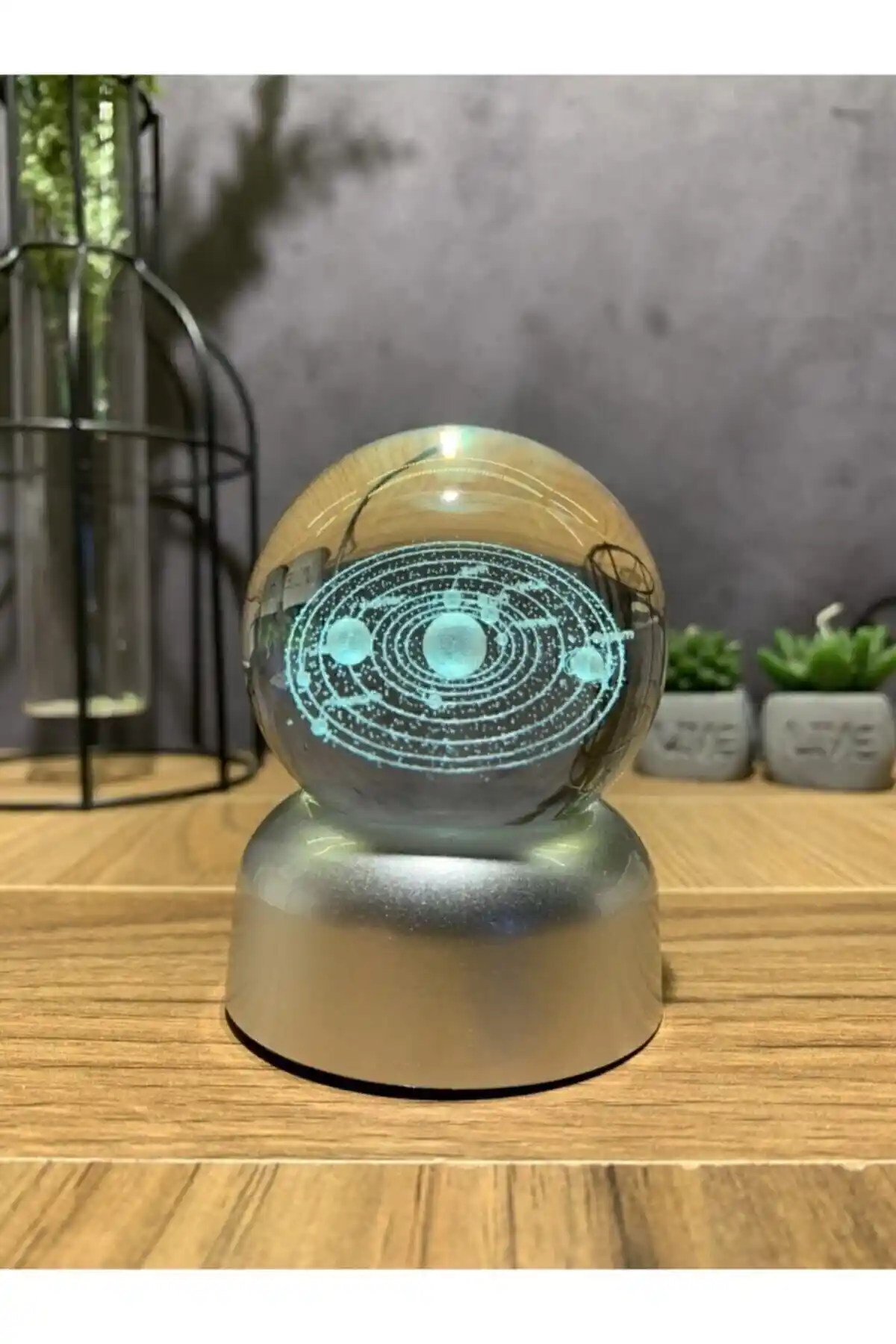 Güneş Sistemi Temalı Işıklı Cam Küreler ile Evinizi ve Ofisinizi Şıklaştırın