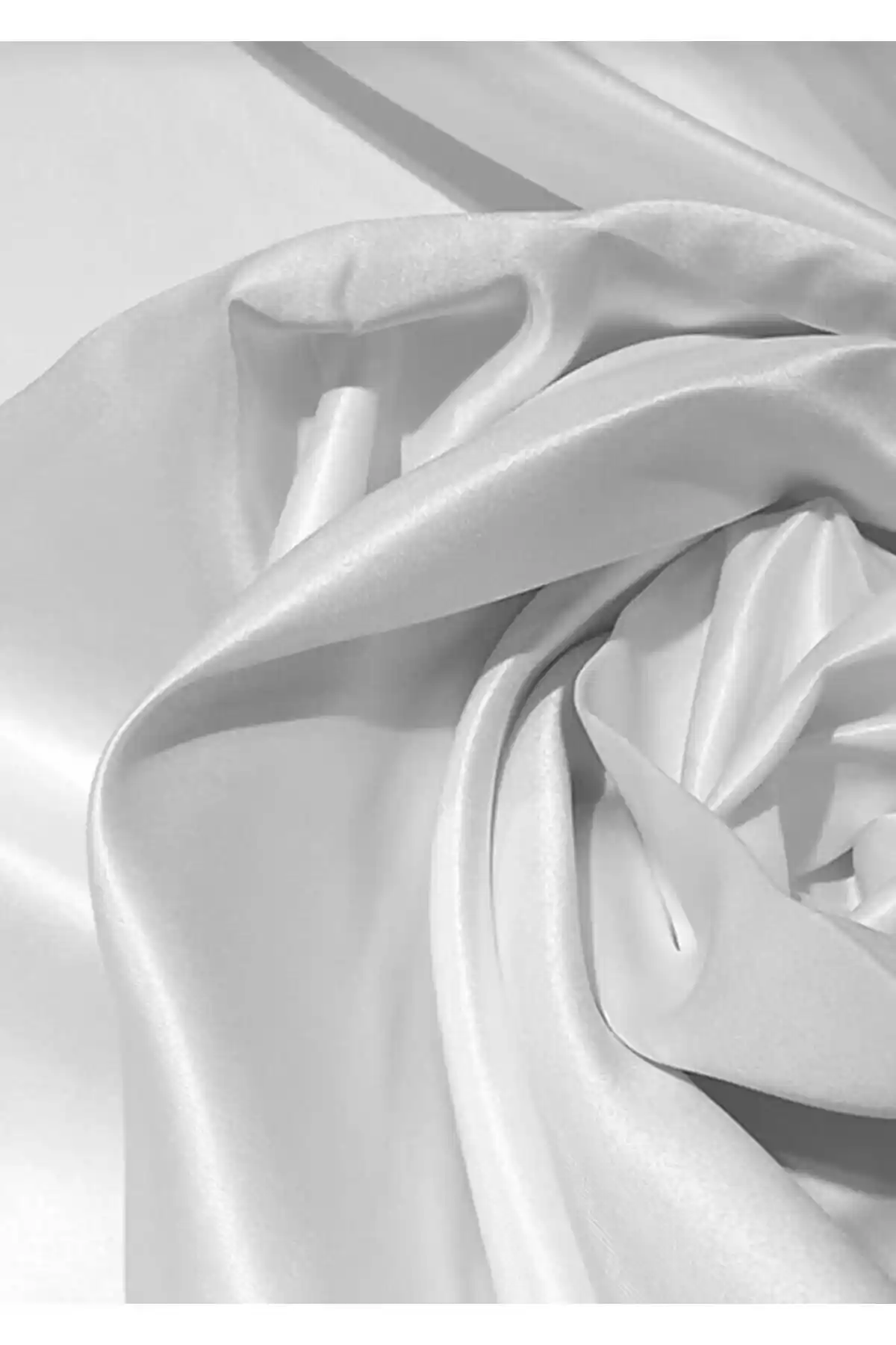 Güneşlik Perde Karşılaştırması: Home Color Beyaz ve Karesi Krem Modelleri