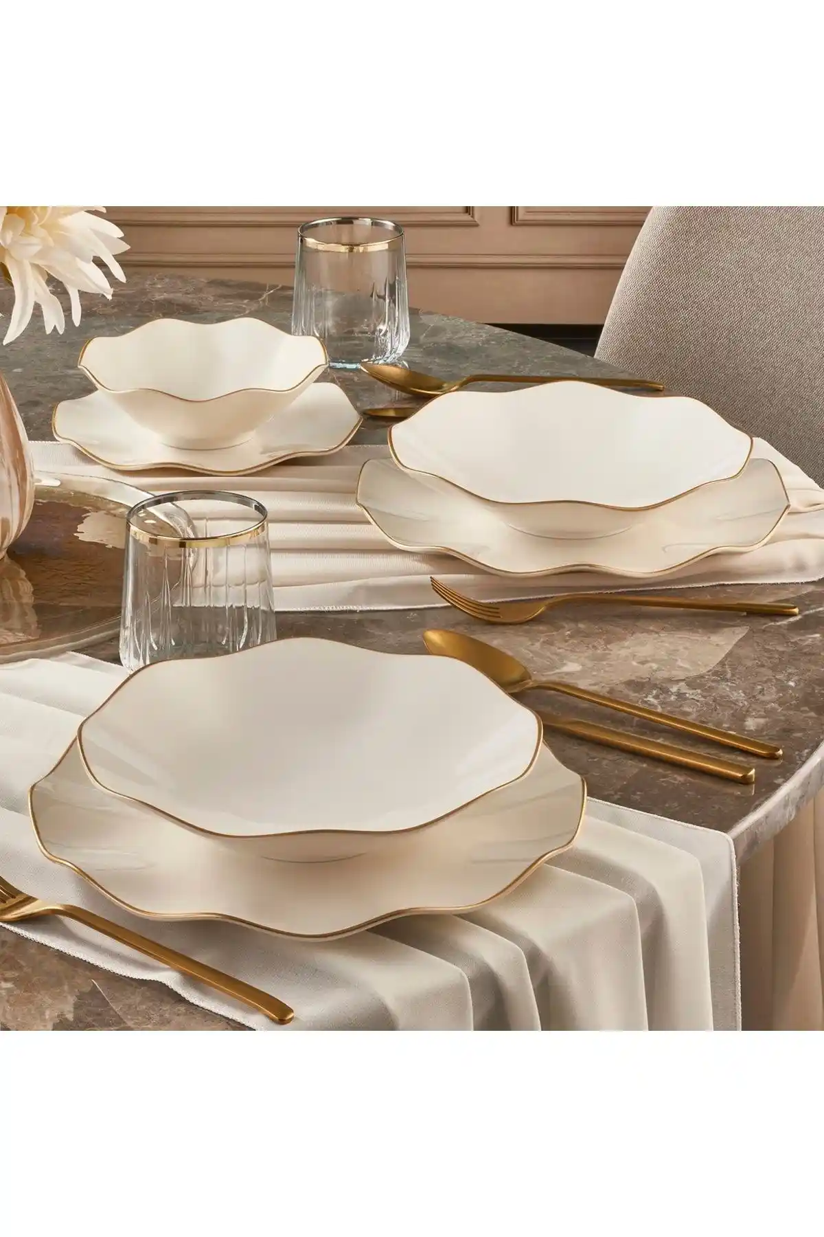 Güral Porselen Nesrin 18 Parça 6 Kişilik Gold Detaylı Modern Yemek Takımı