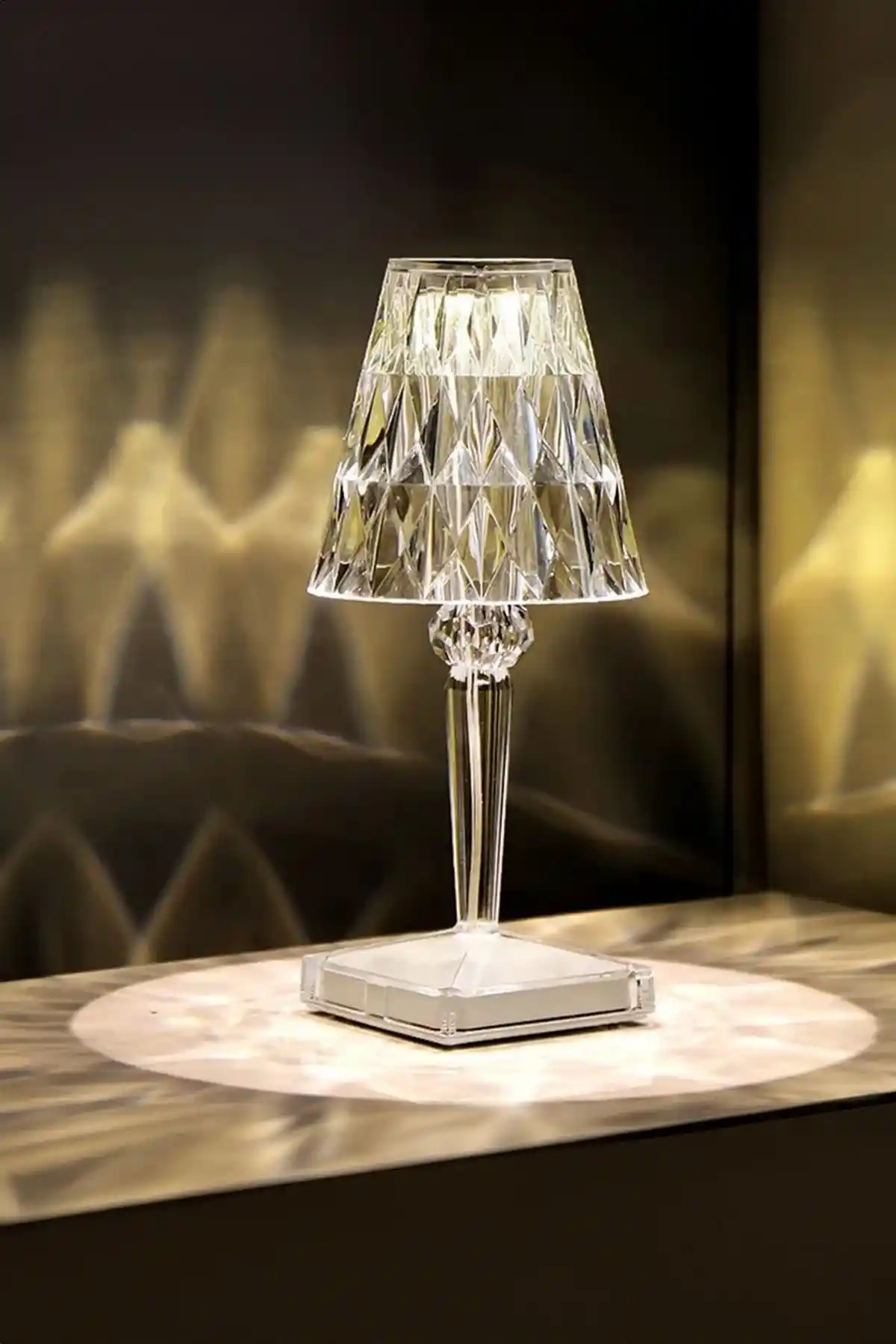 HANGAST Hl-005 Kristal Şarjlı Abajur Masa Lambası Modern ve Fonksiyonel Tasarım