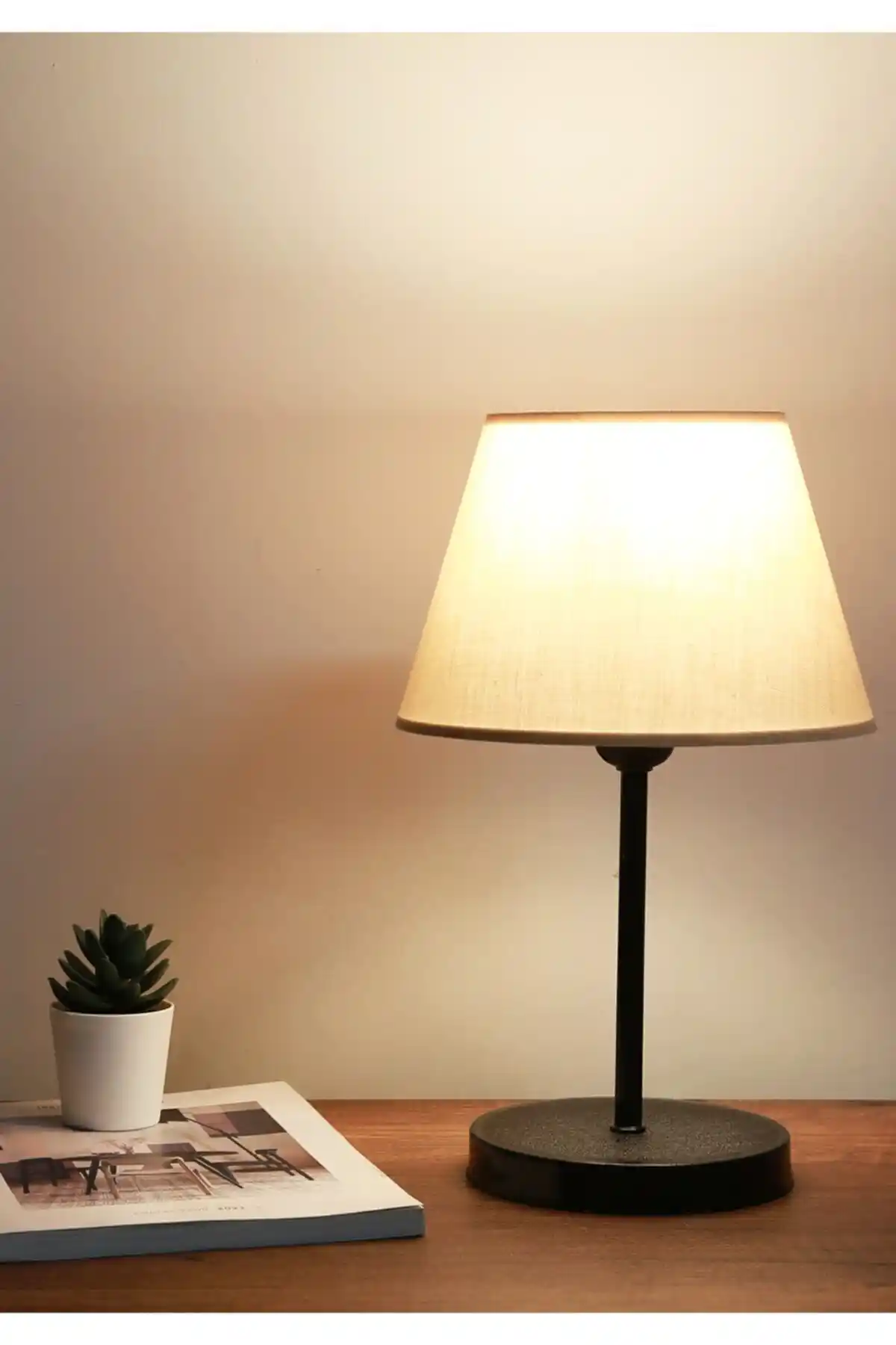 HOMİNG Çöl Beji Metal Gövdeli Abajur: Modern ve Şık İç Mekan Dekorasyonu İçin Ideal