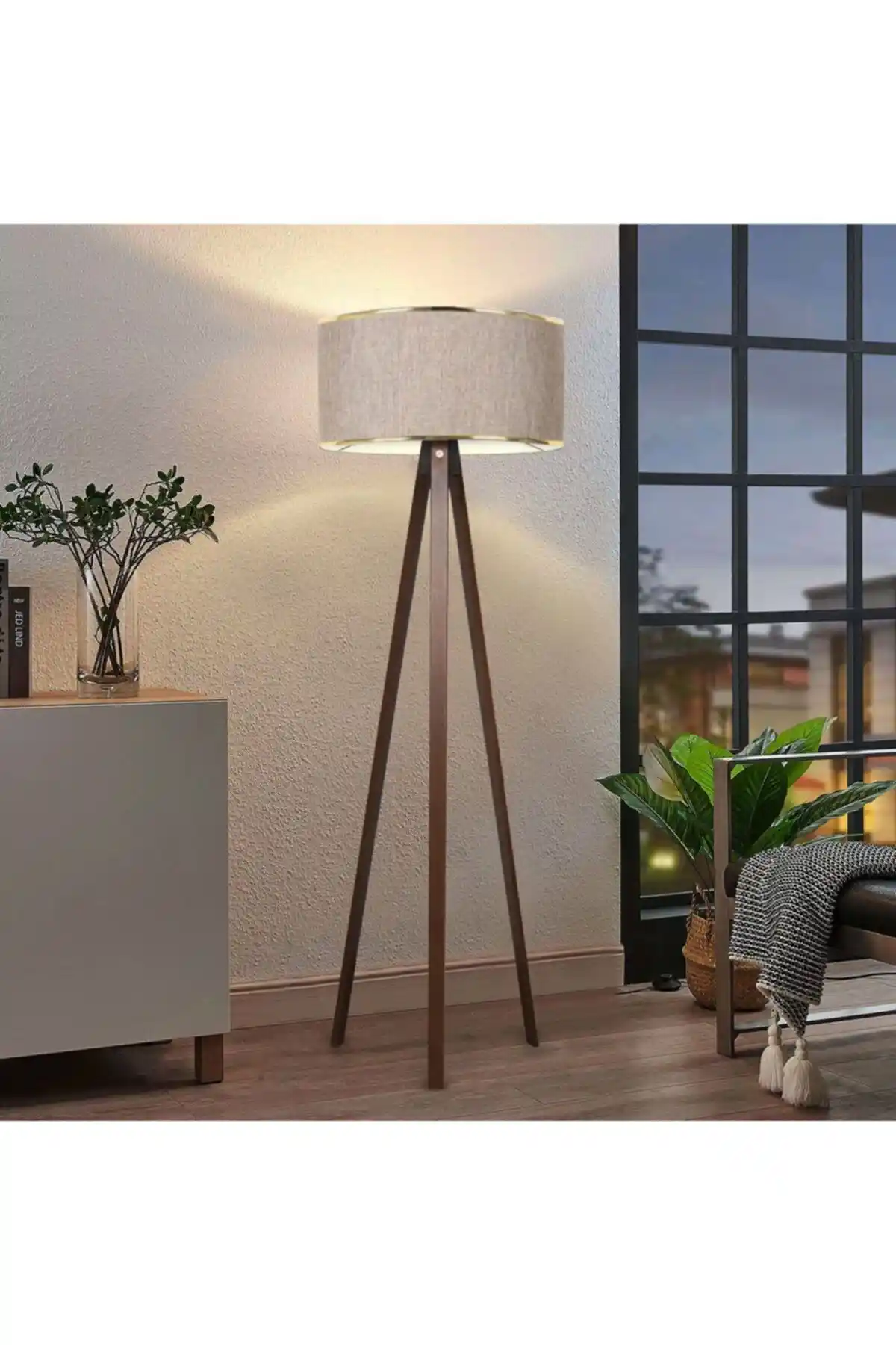 HOMİNG Takoz Gövdeli Gold Detaylı Kumbeji Lambader ile Modern ve Şık Aydınlatma Çözümü