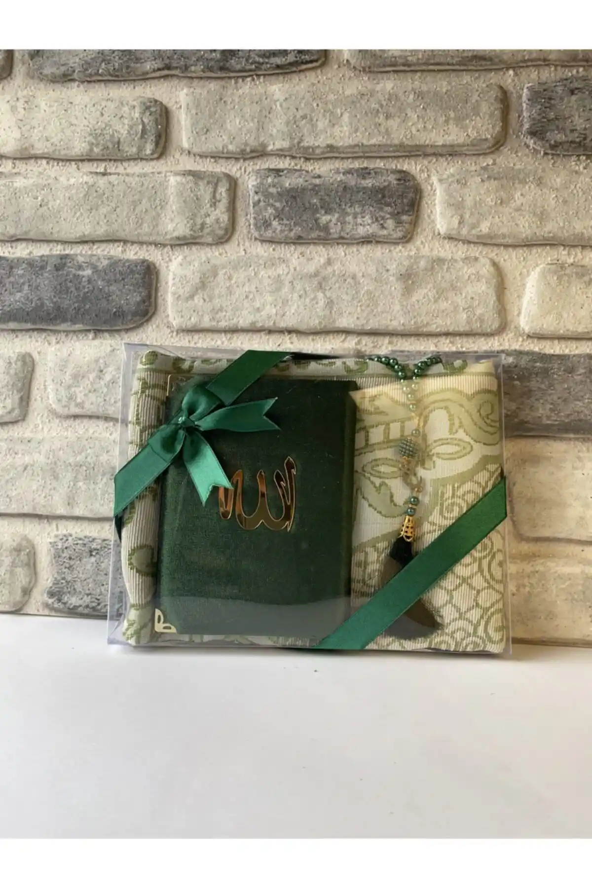 İki Farklı Çeyizlik Seccade Seti Karşılaştırması: Yeşil ve Lacivert Seçenekler