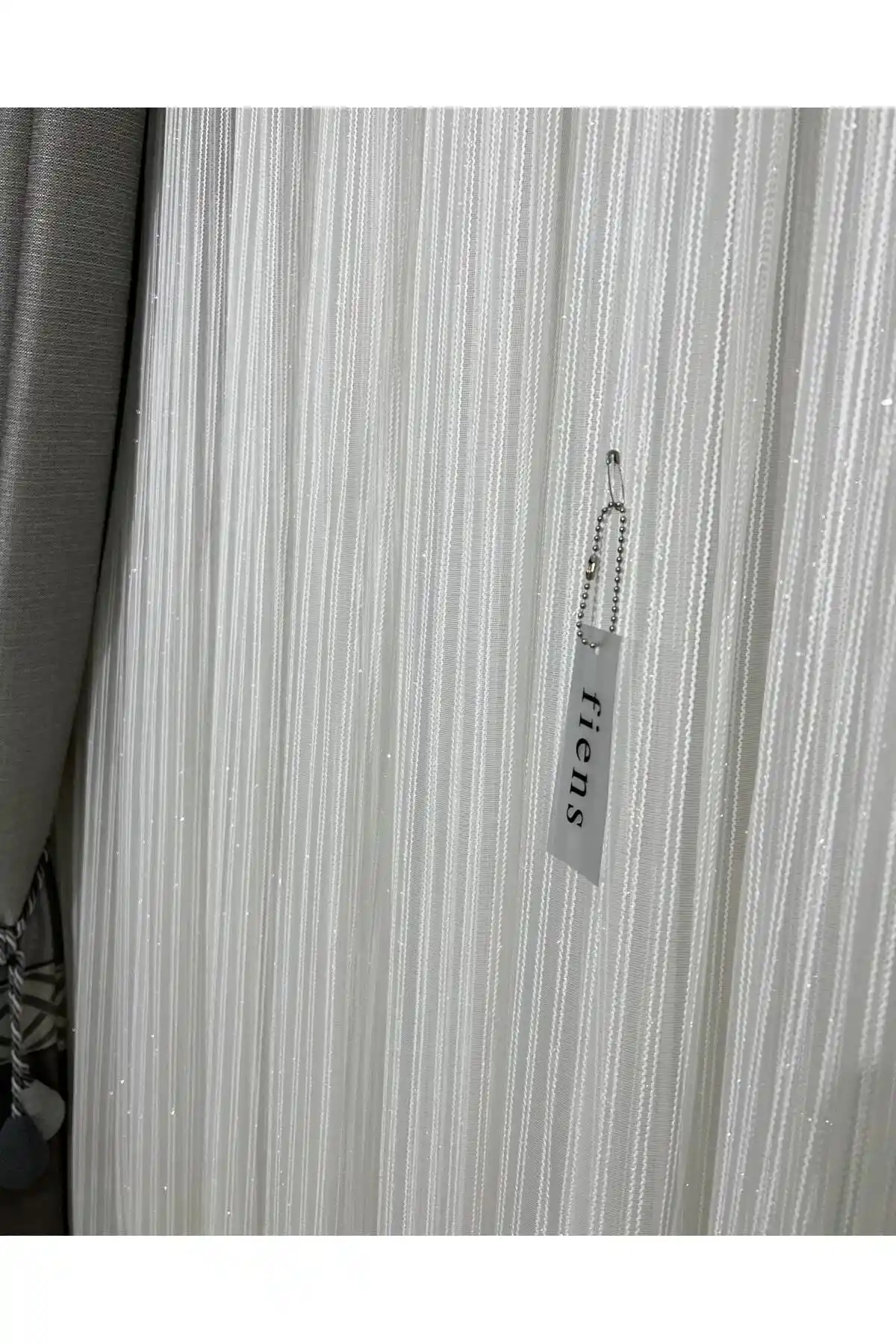 İki Farklı Tül Perde Modelinin Detaylı Karşılaştırması ve Dekorasyon Tavsiyeleri