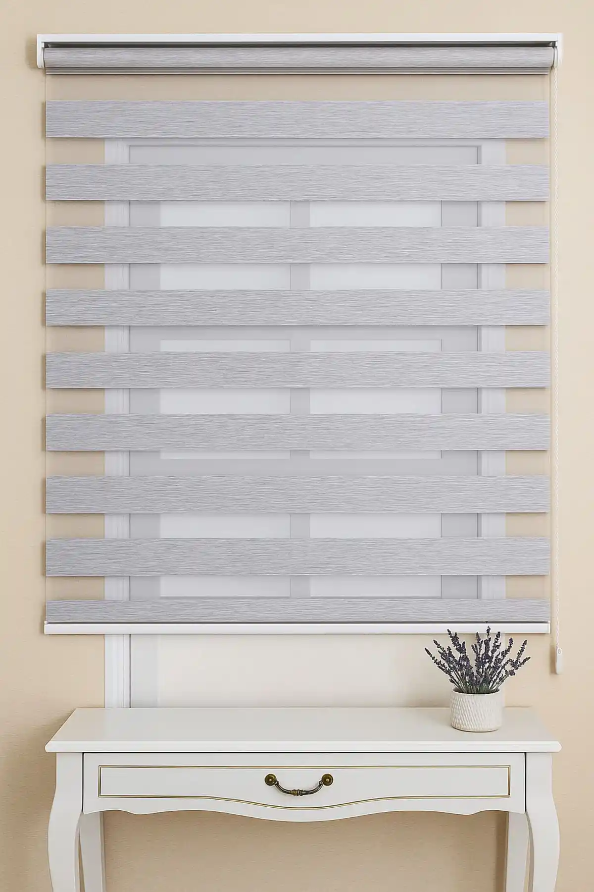 İthal Bambu Açık Gri Stor Zebra Perde: Modern ve Şık İç Mekan Dekorasyonu Çözümü