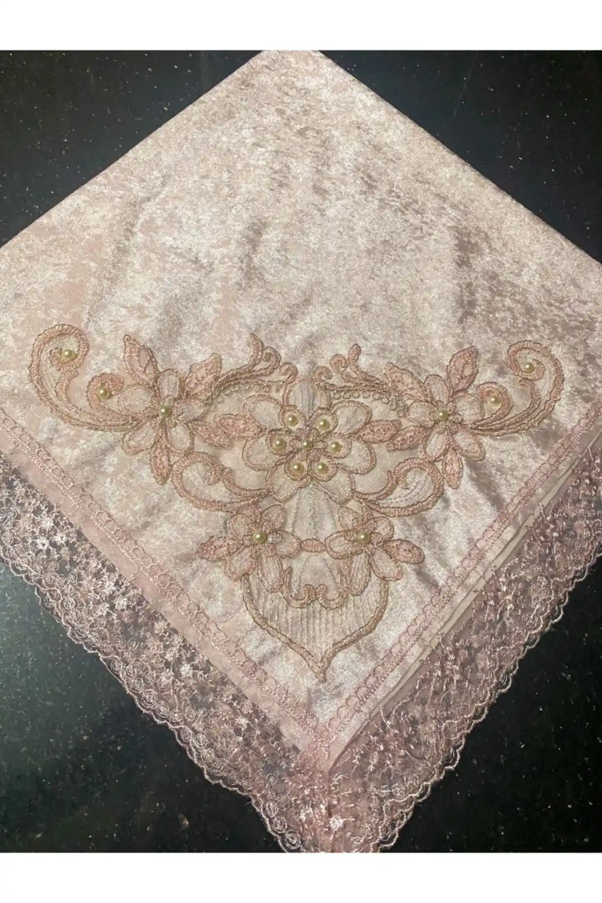 Kadife Fransız Güpürlü Dantel İnci İşlemeli Çeyizlik Bohça - Lüks ve Zarif Tasarım