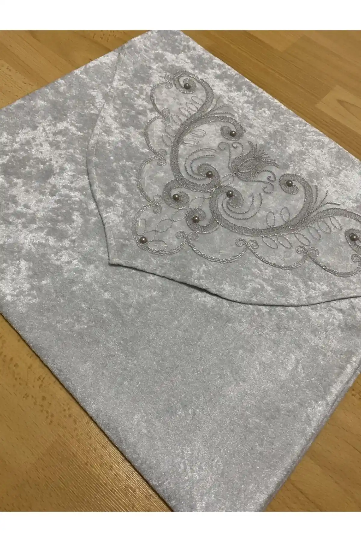 Kadife Fransız Güpürlü Dantel İnci İşlemeli Çeyizlik Lüks Bohça - Modern ve Şık Tasarım