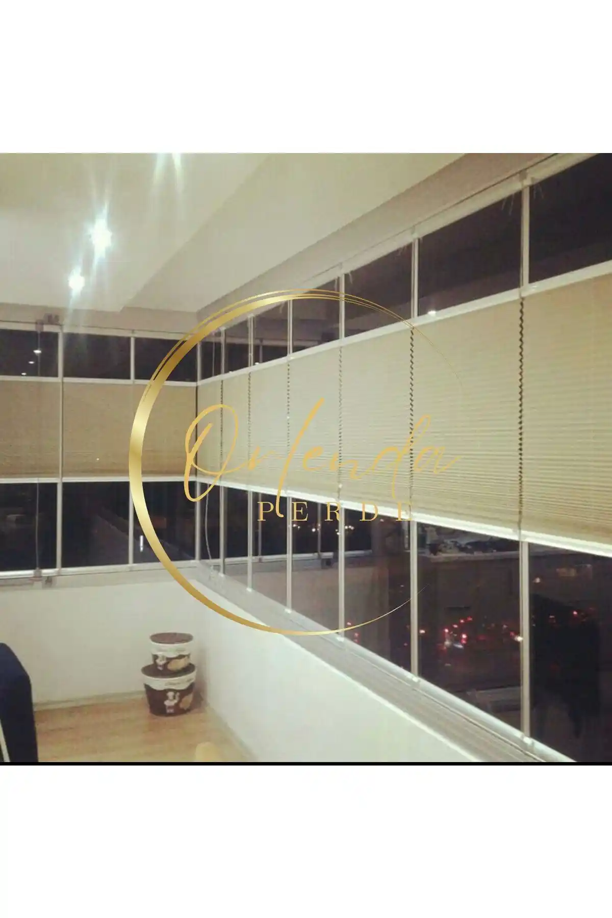 Kaliteks Orlenda Cam Balkon Perdesi: Estetik ve Kullanışlı Çözüm