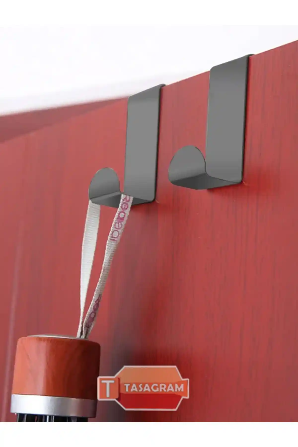 Kapı Arkası Bornoz Askılığı: Pratik, Dayanıklı ve Modern Tasarım İle Ev Dekorunuza Uyum Sağlar