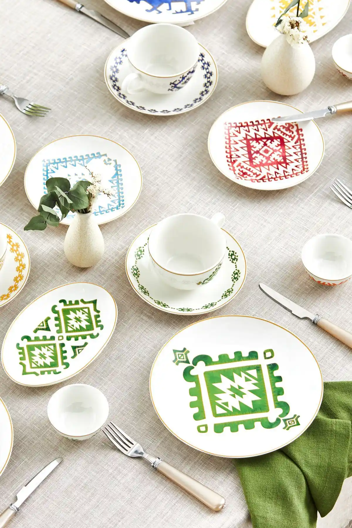 Karaca Forever Bone Kilim 26 Parça Kahvaltı Takımı Modern ve Şık Tasarım