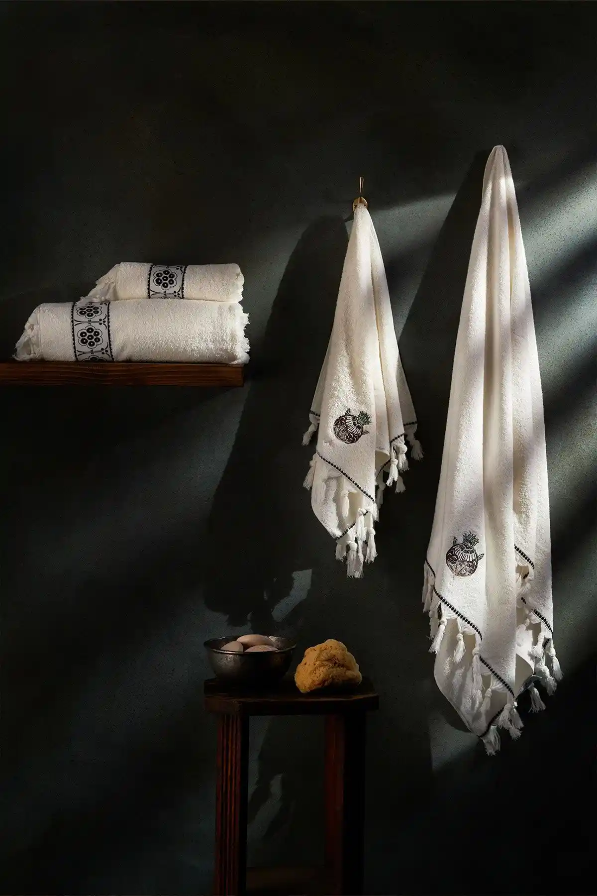 Karaca Home Paye Selçuklu Serisi Enginar Nakışlı Banyo ve Yüz Havlusu Seti İnceleme ve Özellikleri