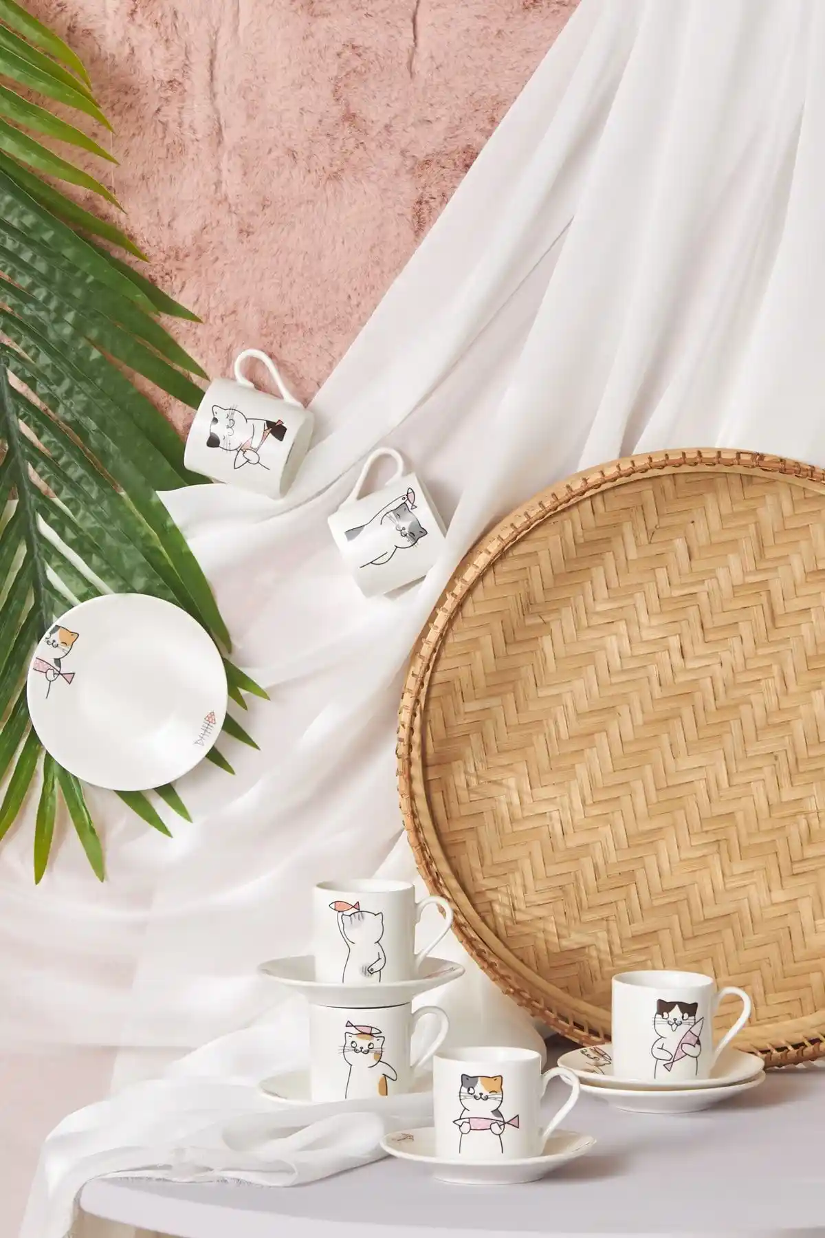 Karaca Kedili 6 Kişilik Kahve Fincanı Takımı Estetik ve Fonksiyonel Tasarım