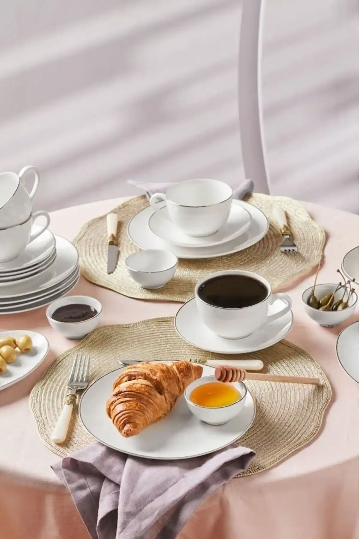 Karaca Marcelo New Bone 26 Parça Kahvaltı ve Servis Takımı Modern Şıklık ve Fonksiyonellik