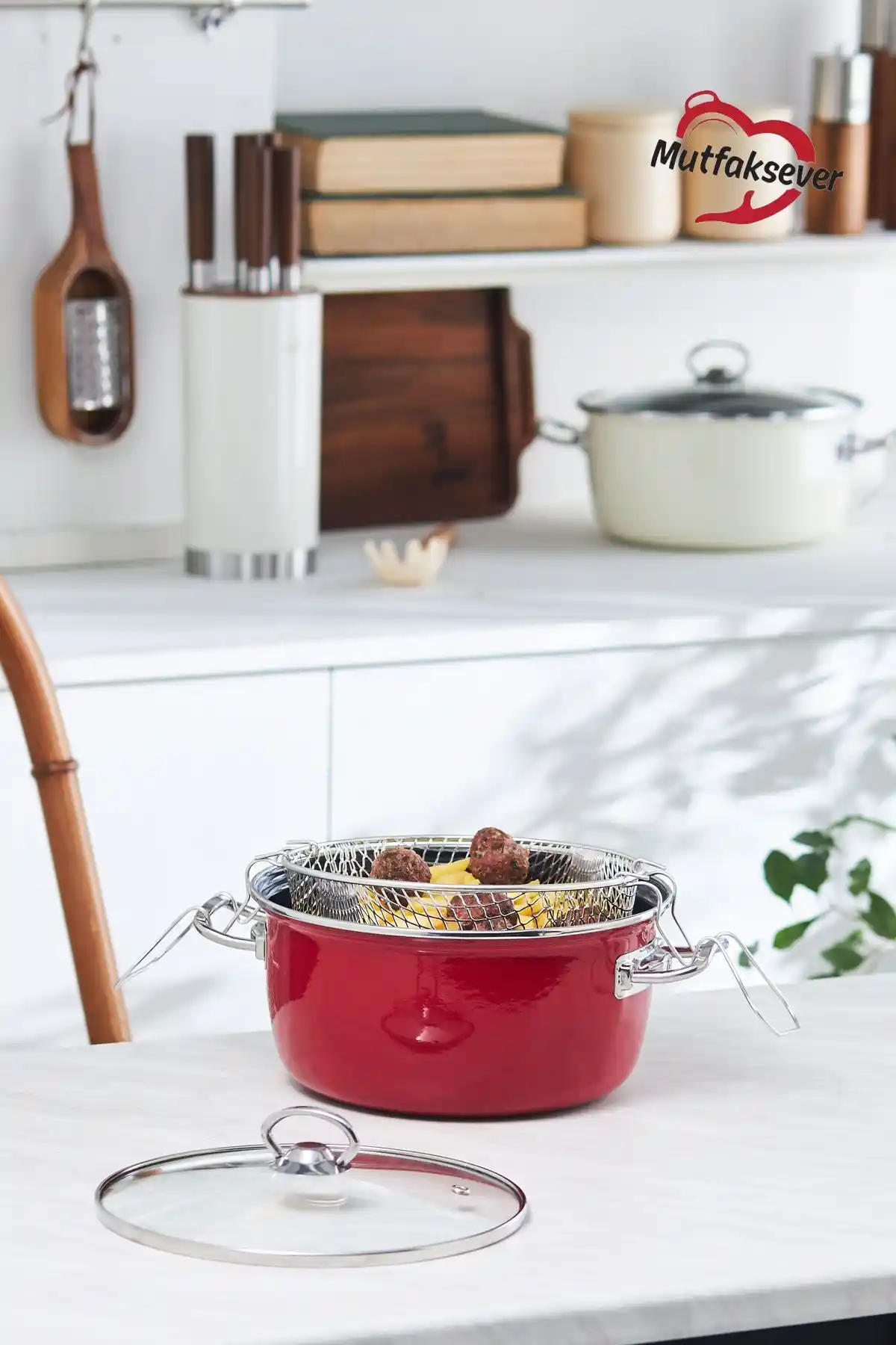 Karaca Mutfaksever Indüksiyon Tabanlı Emaye Kızartma Tenceresi Geniş Hacimli ve Dayanıklı Tasarım