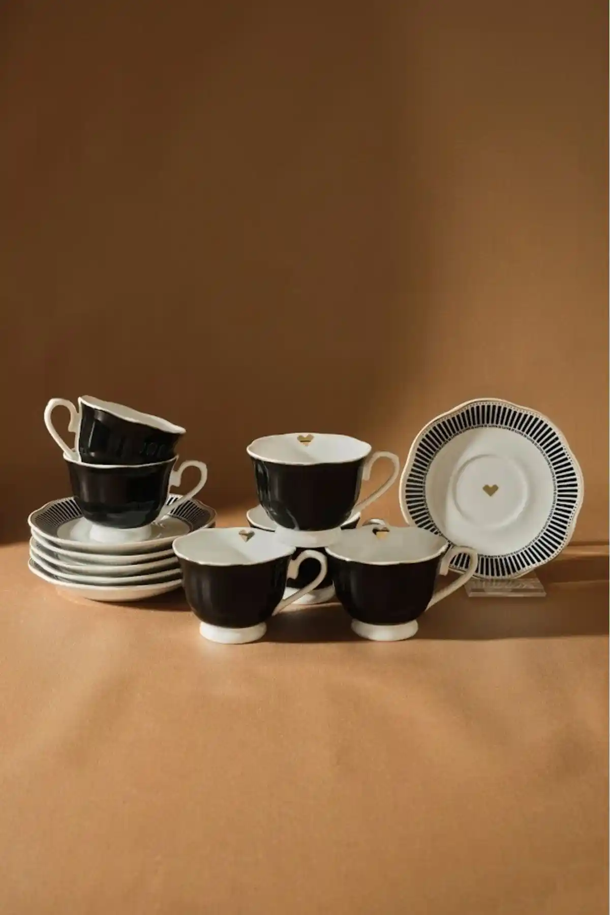 Karaca Piraye 6 Kişilik Kahve Fincan Takımı Modern ve Şık Tasarımıyla Günlük ve Özel Kullanımlar İçin