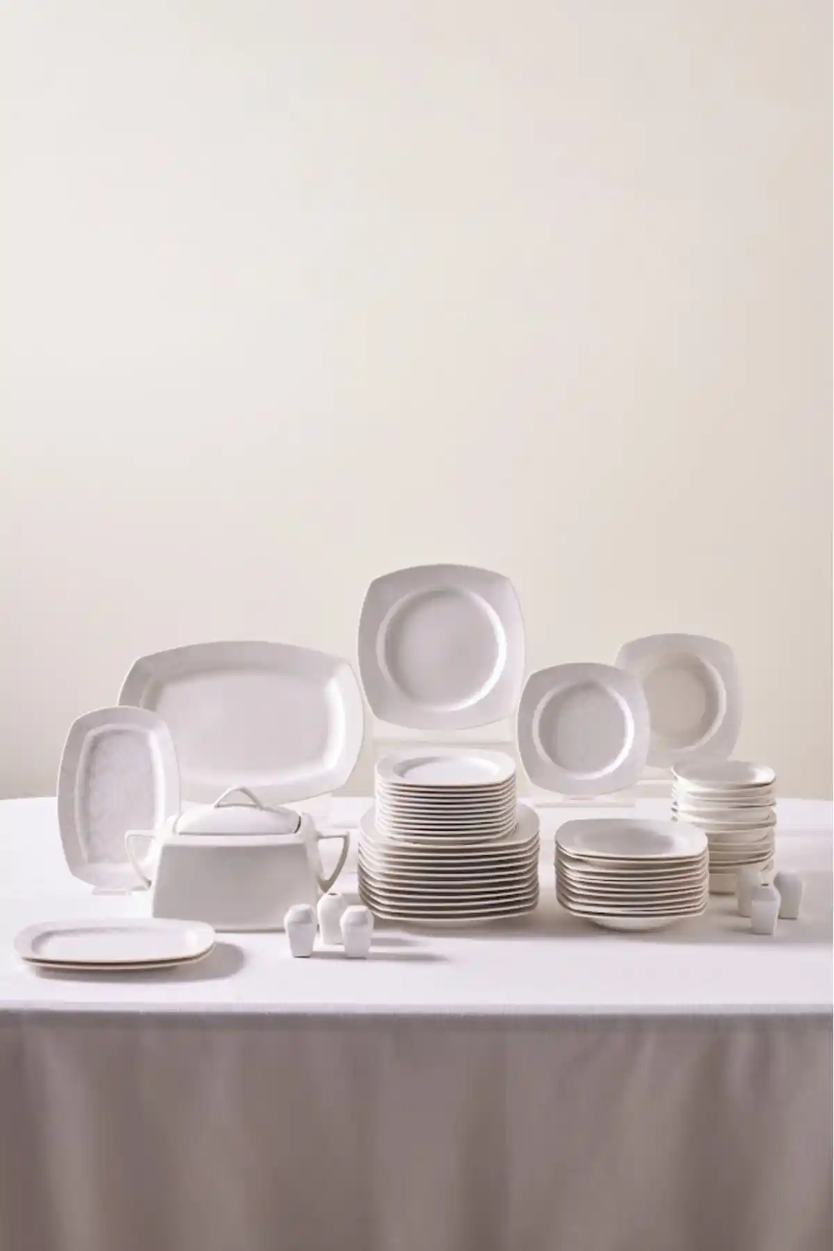 Karaca Square Bone Deren 60 Parça 12 Kişilik Modern ve Şık Yemek Takımı