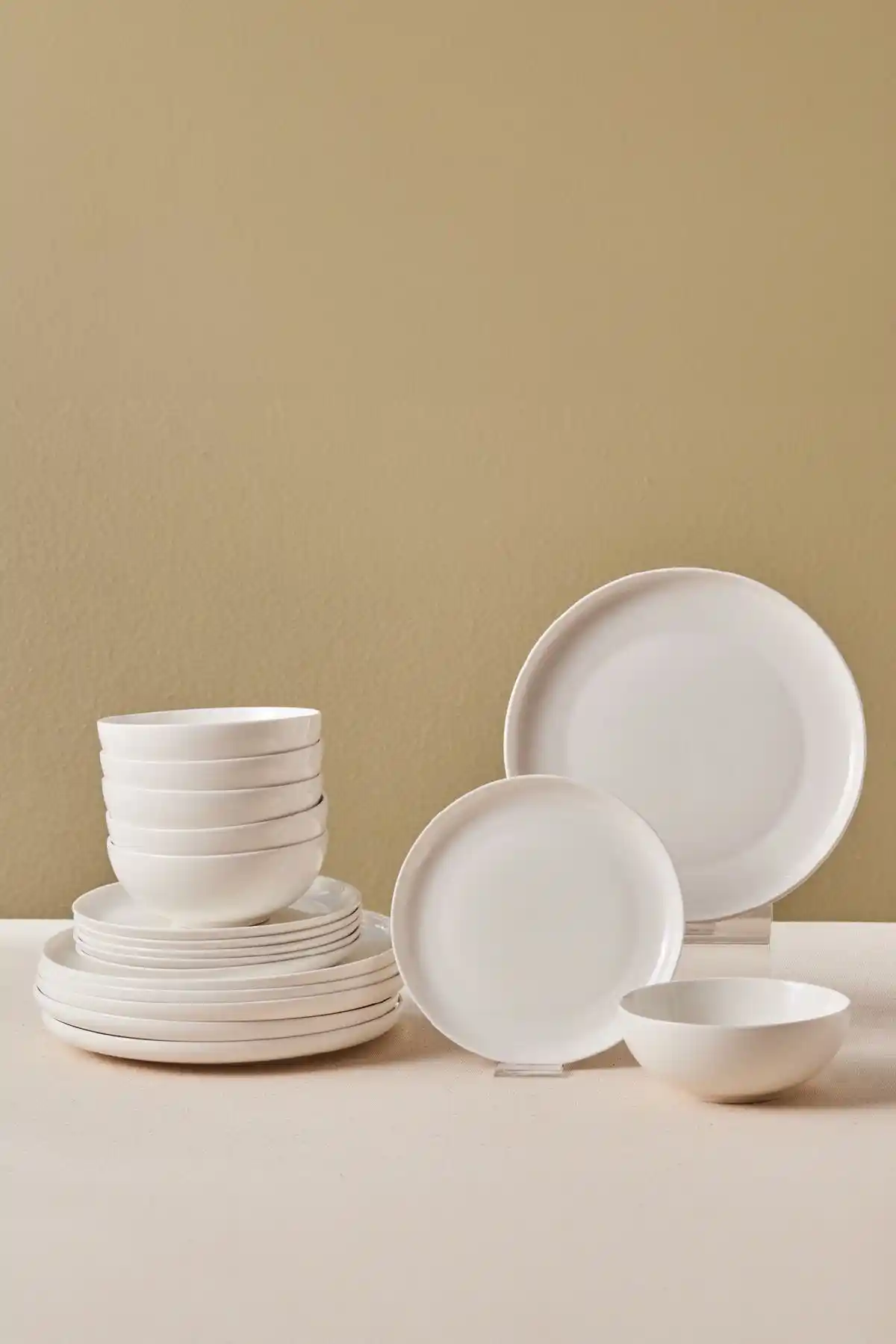 Karaca Stream Bone Remi ve Satürn Yemek Takımları Karşılaştırması ve Özellikleri