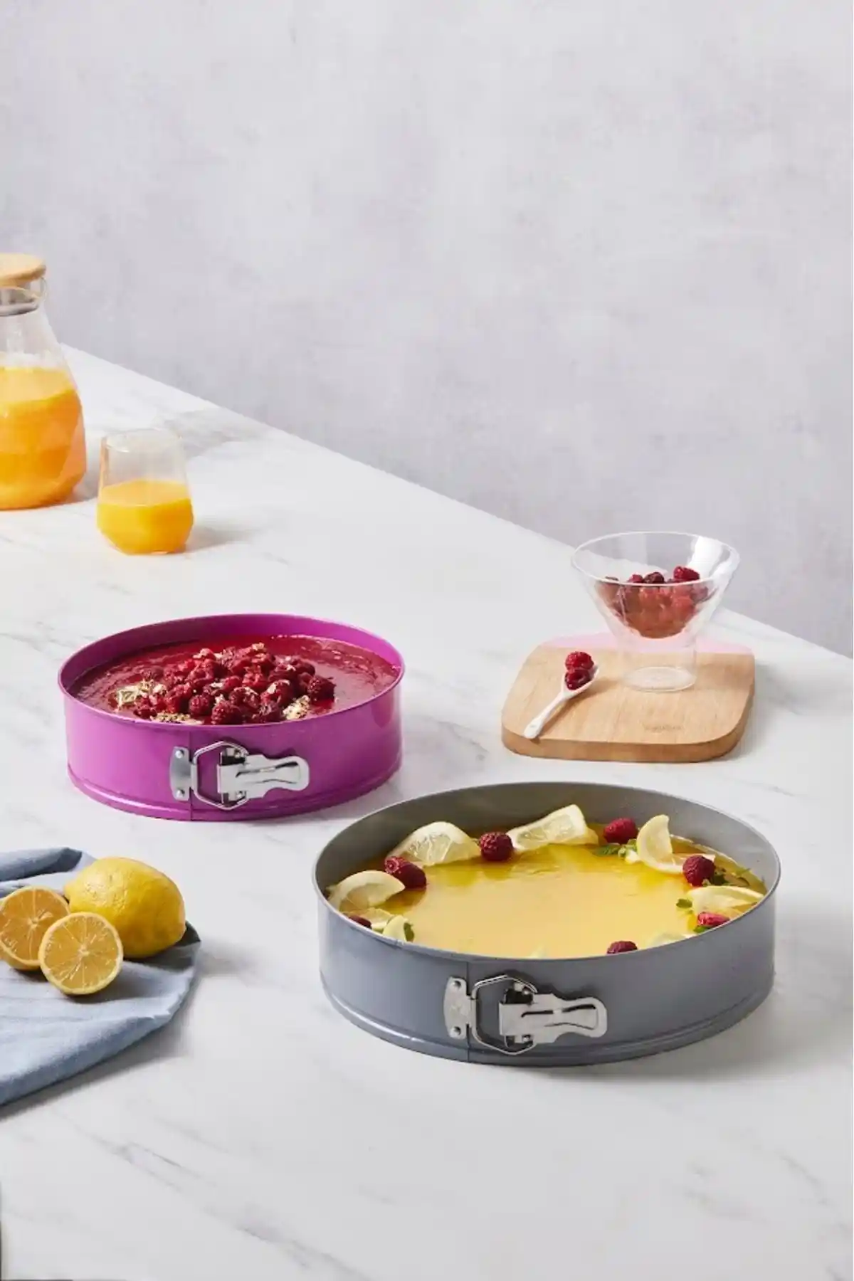 Karaca Süper 2'li Kek Kalıbı Seti: Dayanıklı ve Estetik Pişirme Deneyimi İçin