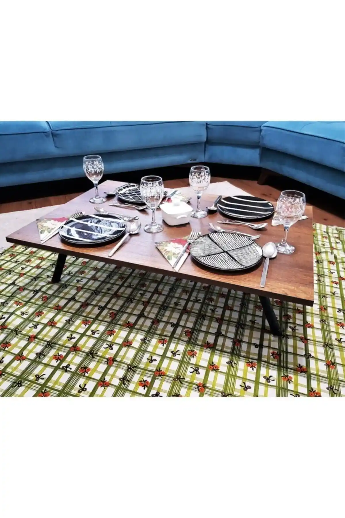 Karşılaştırmalı inceleme: Cosargroup ve GZZ 70-120 katlanabilir yer sofraları