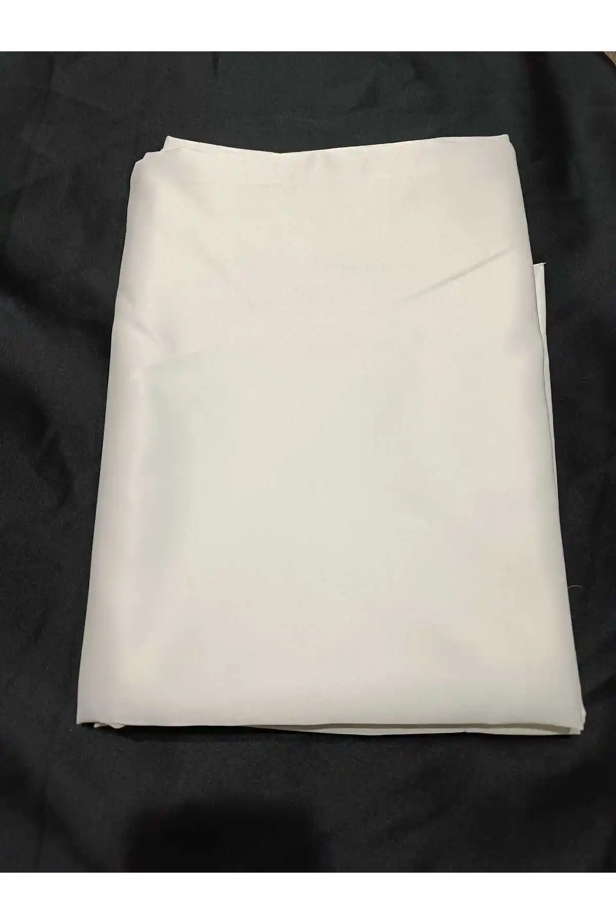 Karşılaştırmalı İnceleme: KARMAŞ HOME ve Perdexpress Saten Güneşlik Perde Modelleri