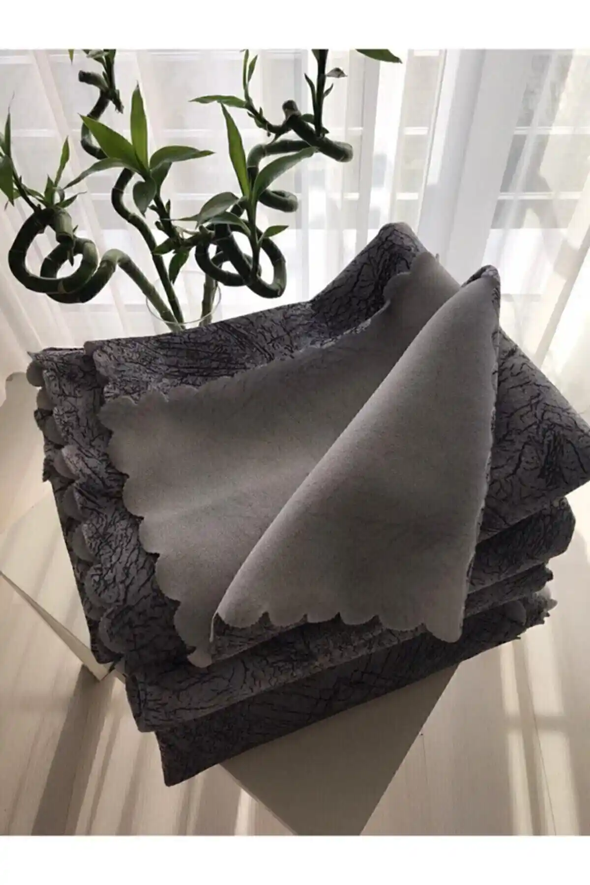 Kkdizayn Antrasit Gri Süngerli Kaydırmaz Koltuk Örtüsü: Modern ve Dayanıklı Tasarım