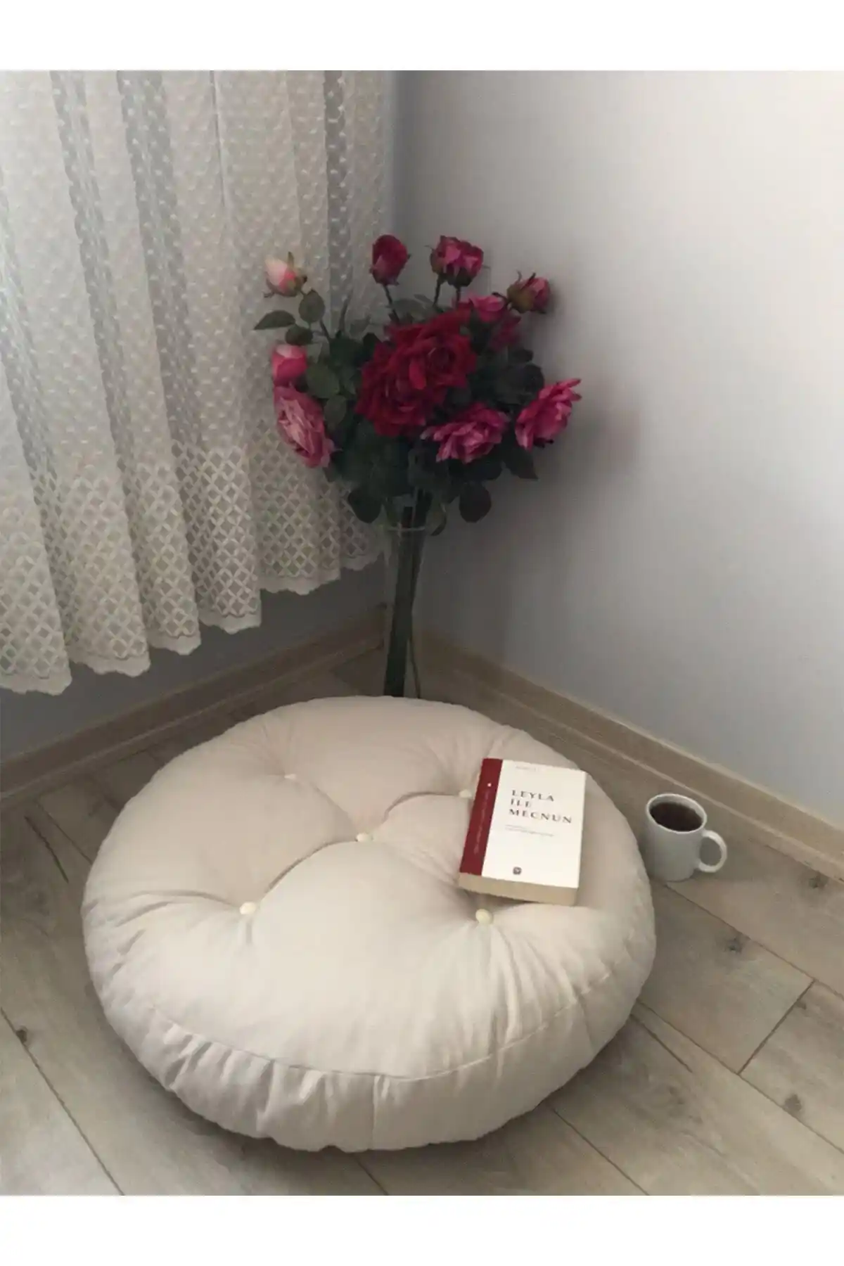 Lavinia Puf Krem Mini Yer Minderi Modern ve Şık Oturma Çözümü