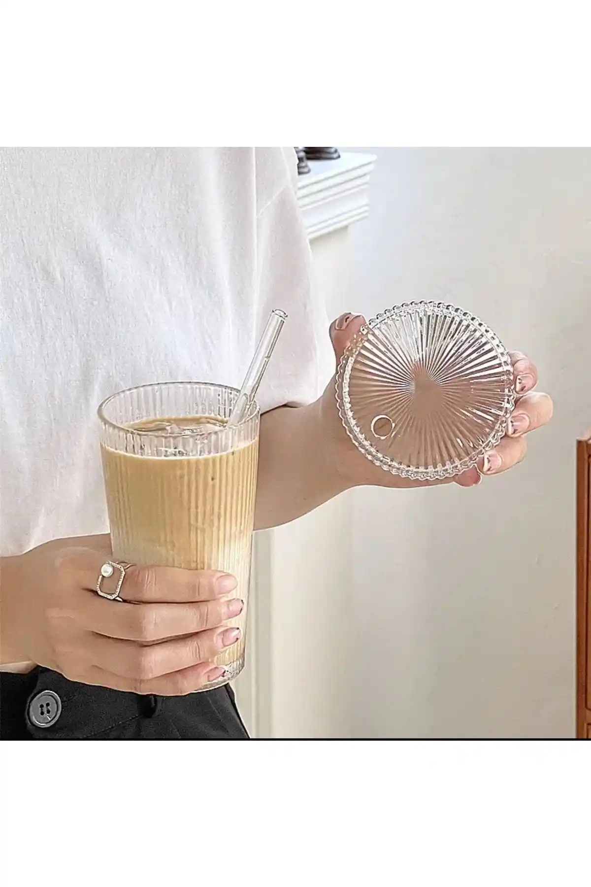 Lilya Home 400 ml Isıya Dayanıklı Origami Desen Kapaklı ve Pipetli Cam Bardak