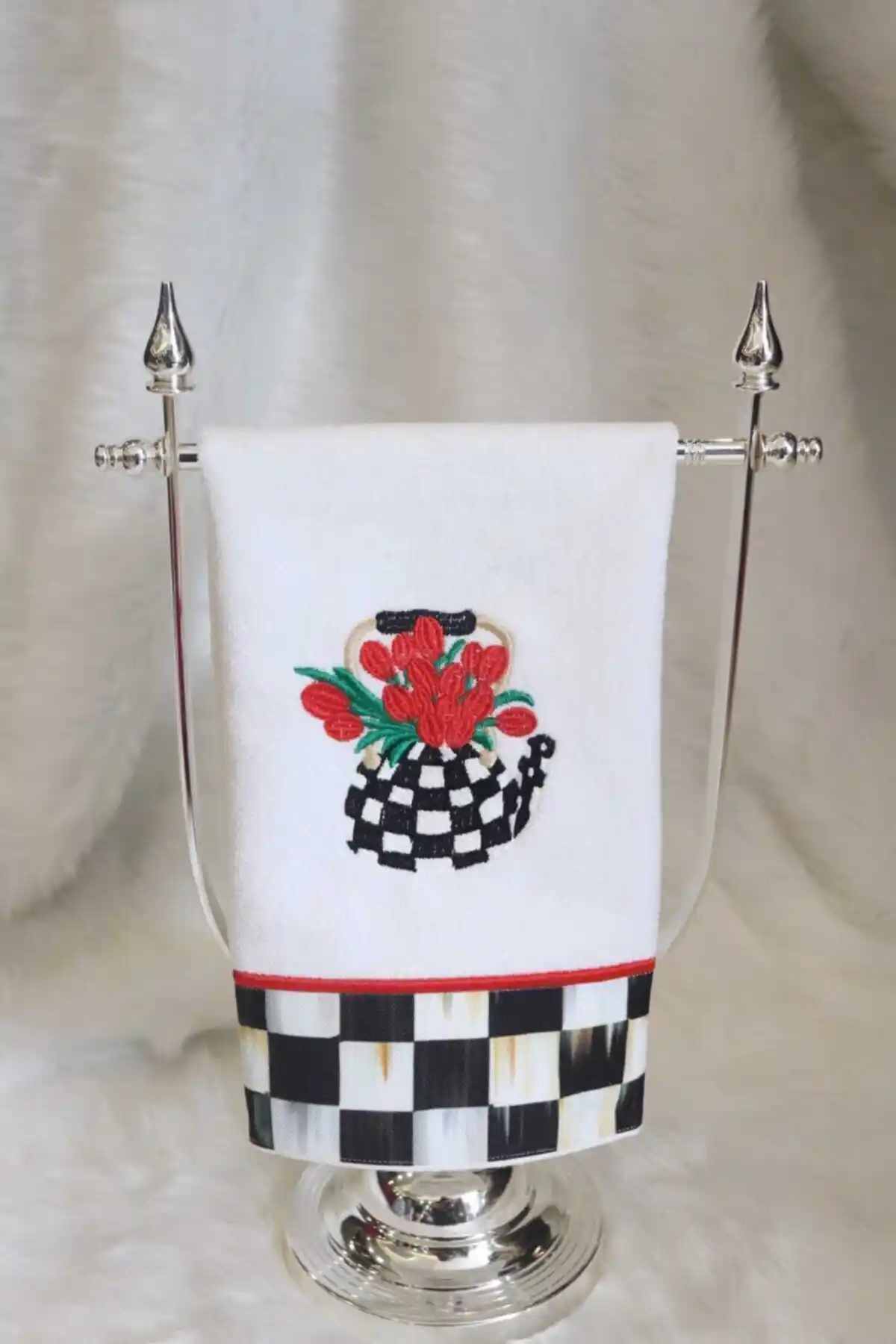 LİNDA MİA Mackenzie Siyah Nakışlı Mutfak Havlusu Modern ve Şık Tasarımıyla Mutfak Dekorasyonunuza Uyum Sağlar