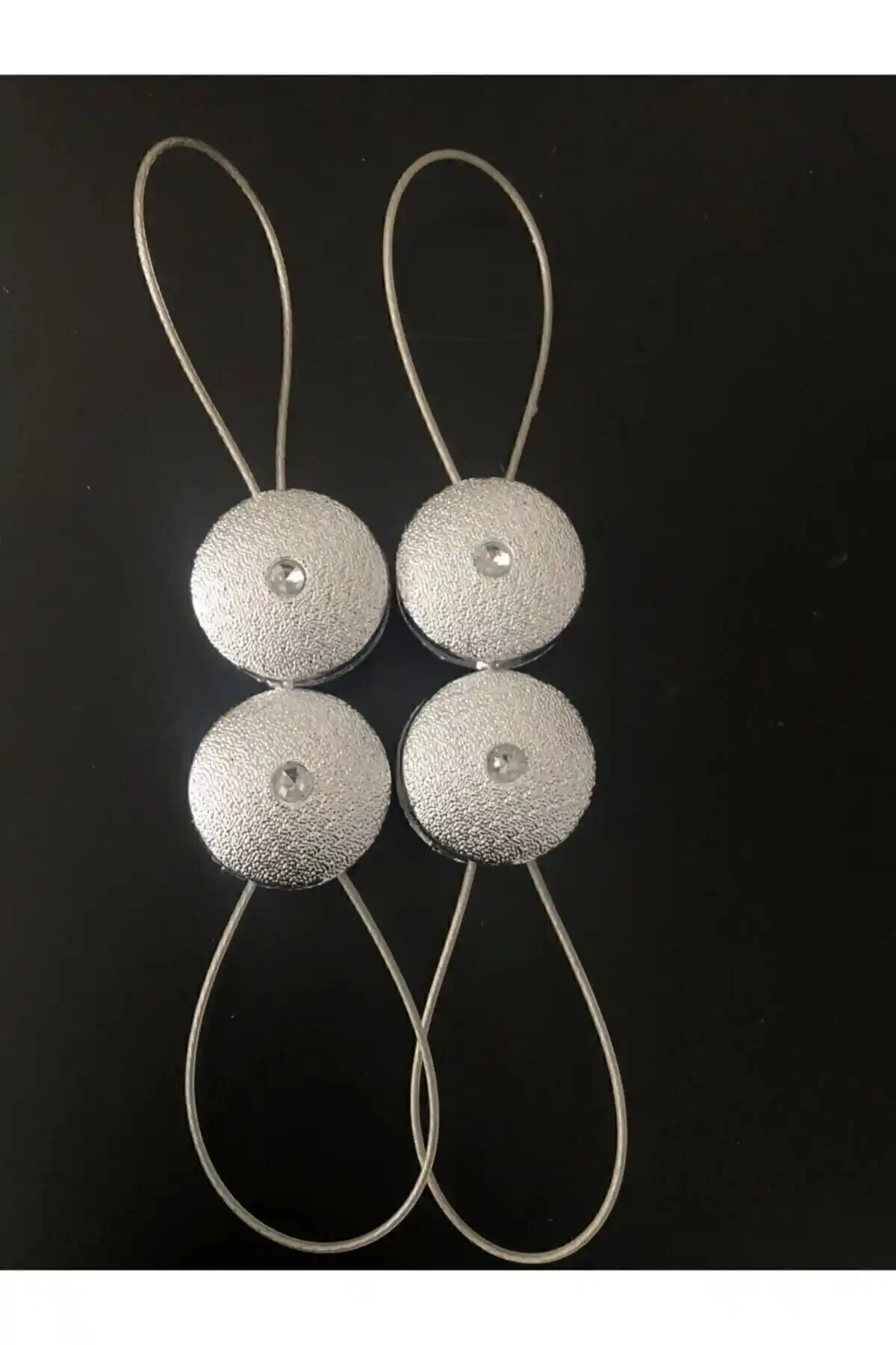 Lovelyhome35 Mıknatıslı Perde Tokası: Modern ve Şık Tasarım ile Pratik Kullanım