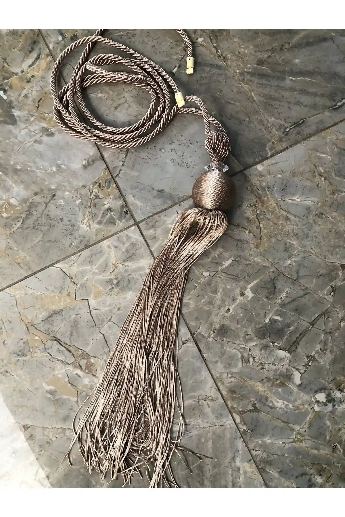 LovelyHome35 Vizon Renk Tavan Toplama Braçoluyla Ev Dekorasyonunuza Zarif Dokunuş