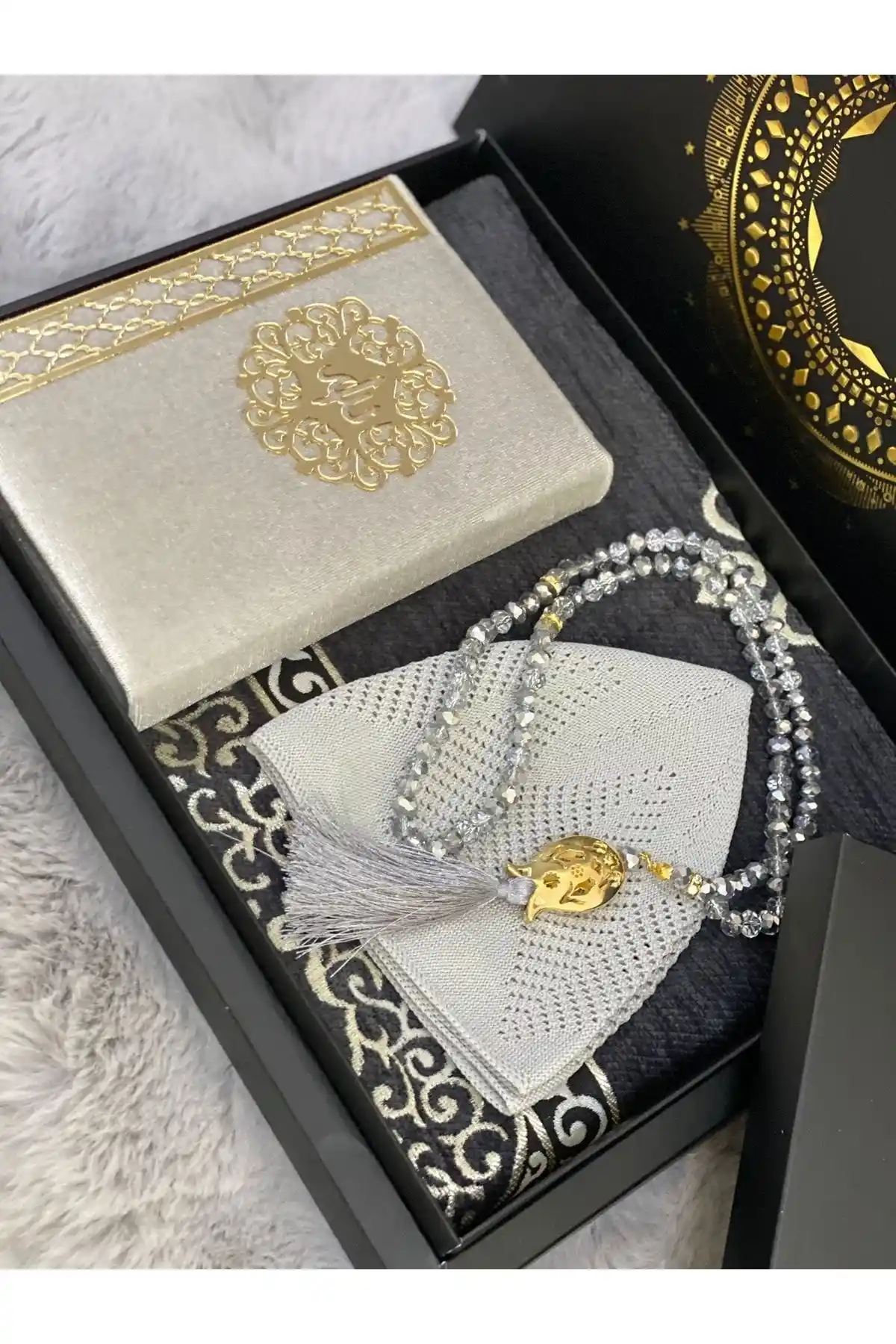 Markapolin Damat Bohçası Seccade Takımı: Şık ve Konforlu Namaz Seccadesi Özellikleri