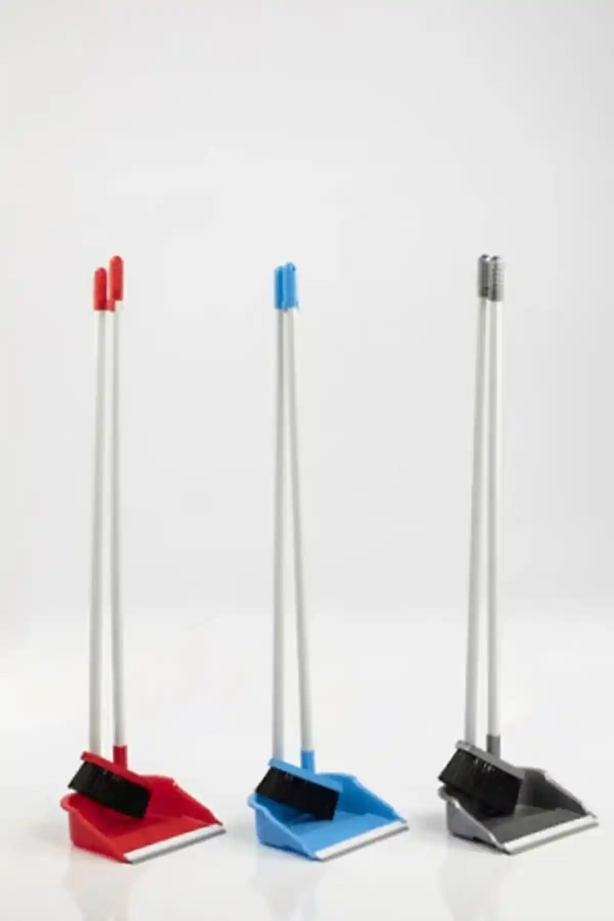 Maxel Gardenya Saplı Fırçalı Faraş: Dayanıklı ve Çok Amaçlı Temizlik Aracı İncelemesi