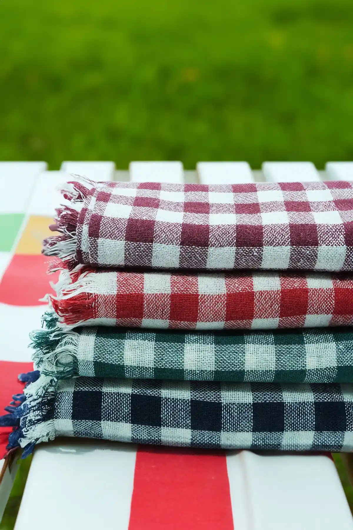 Medi Home 3'lü Çok Amaçlı Masa Örtüsü Seti Ekose ve Pötikare Desenleriyle Şıklık ve Fonksiyonellik