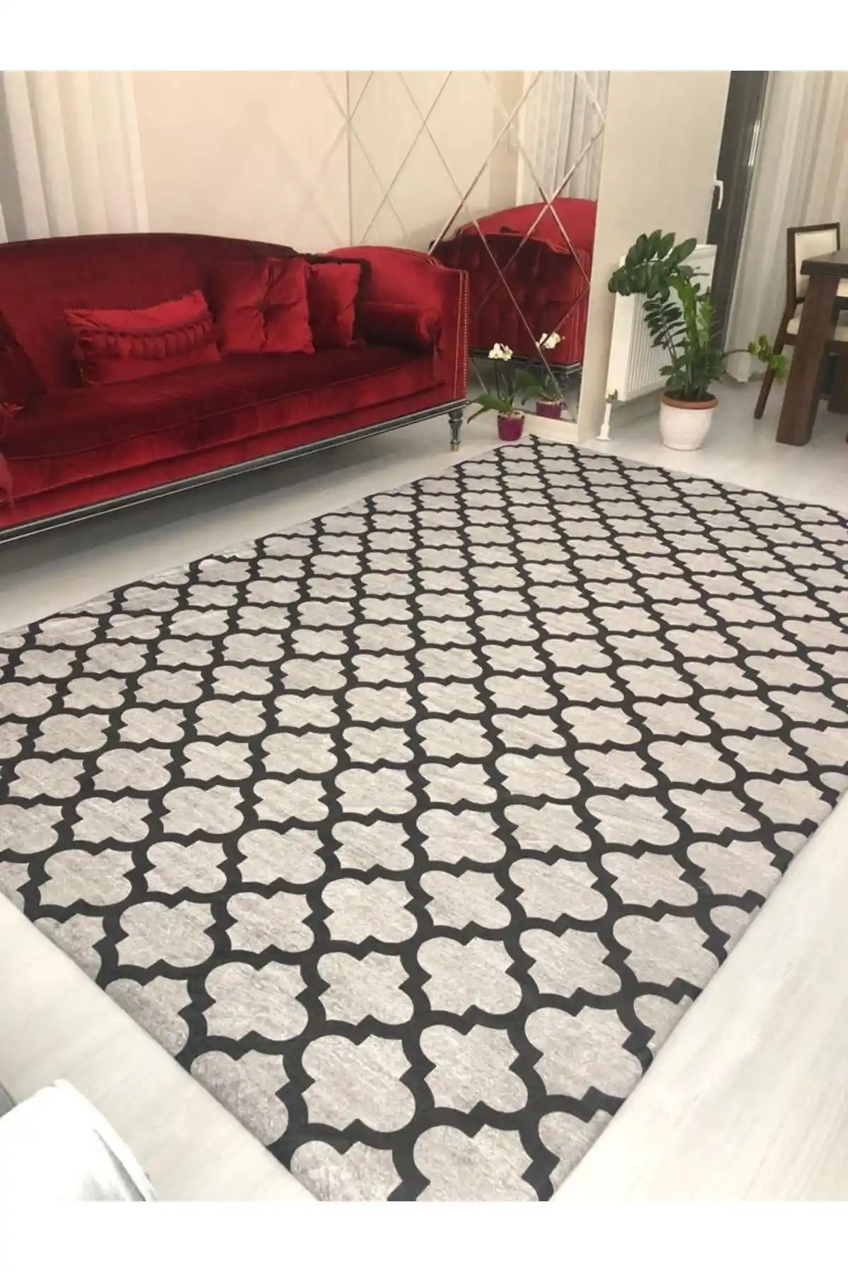 MEKA TEKSTİL Damla Siyah Füme Model İpek Kadife Lastikli Halı Örtüsü Özellikleri ve Kullanım Avantajları