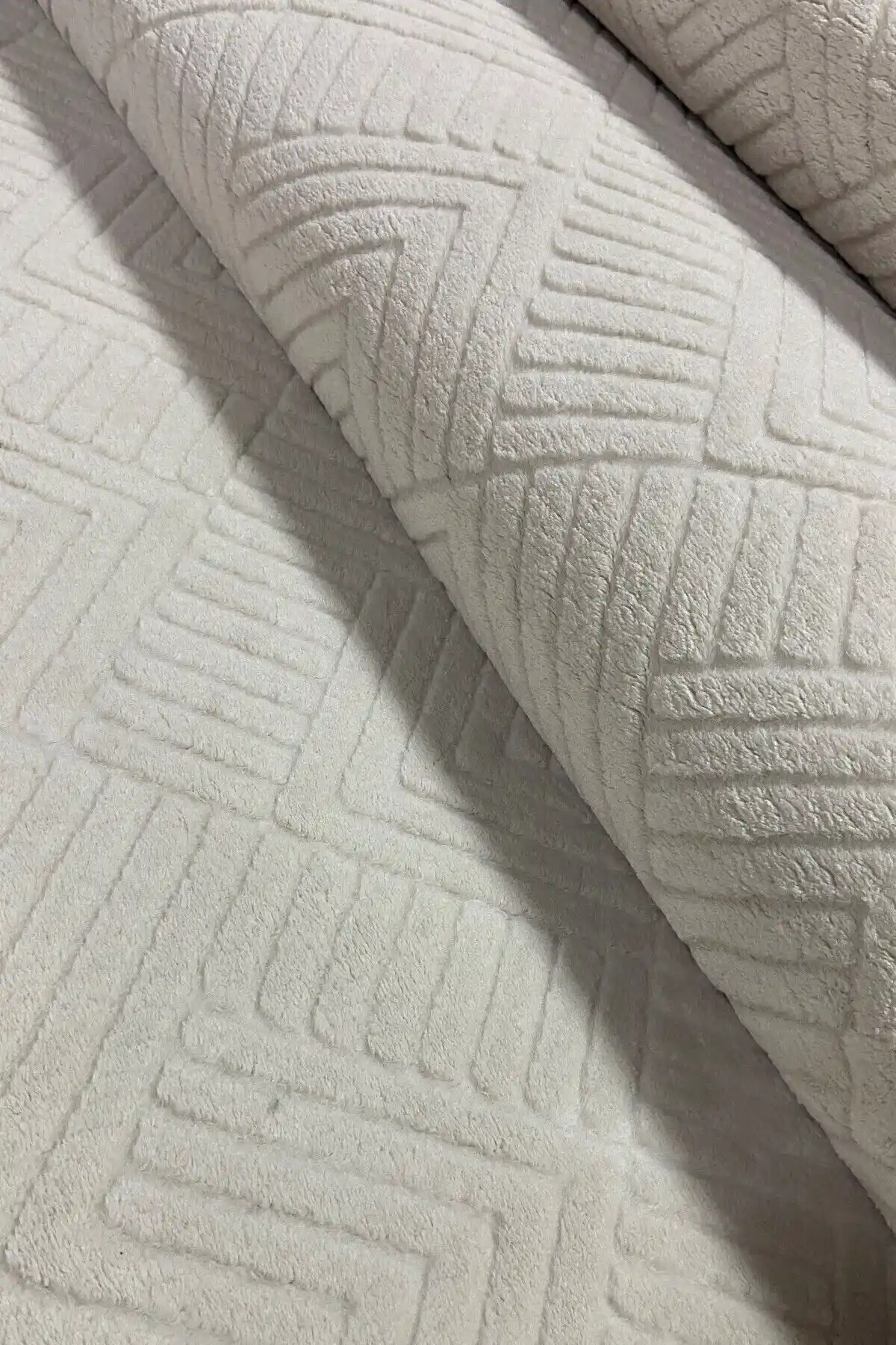 Melian Anadolu Kaymaz Taban Halı: Modern ve Dayanıklı Tasarım Çözümü